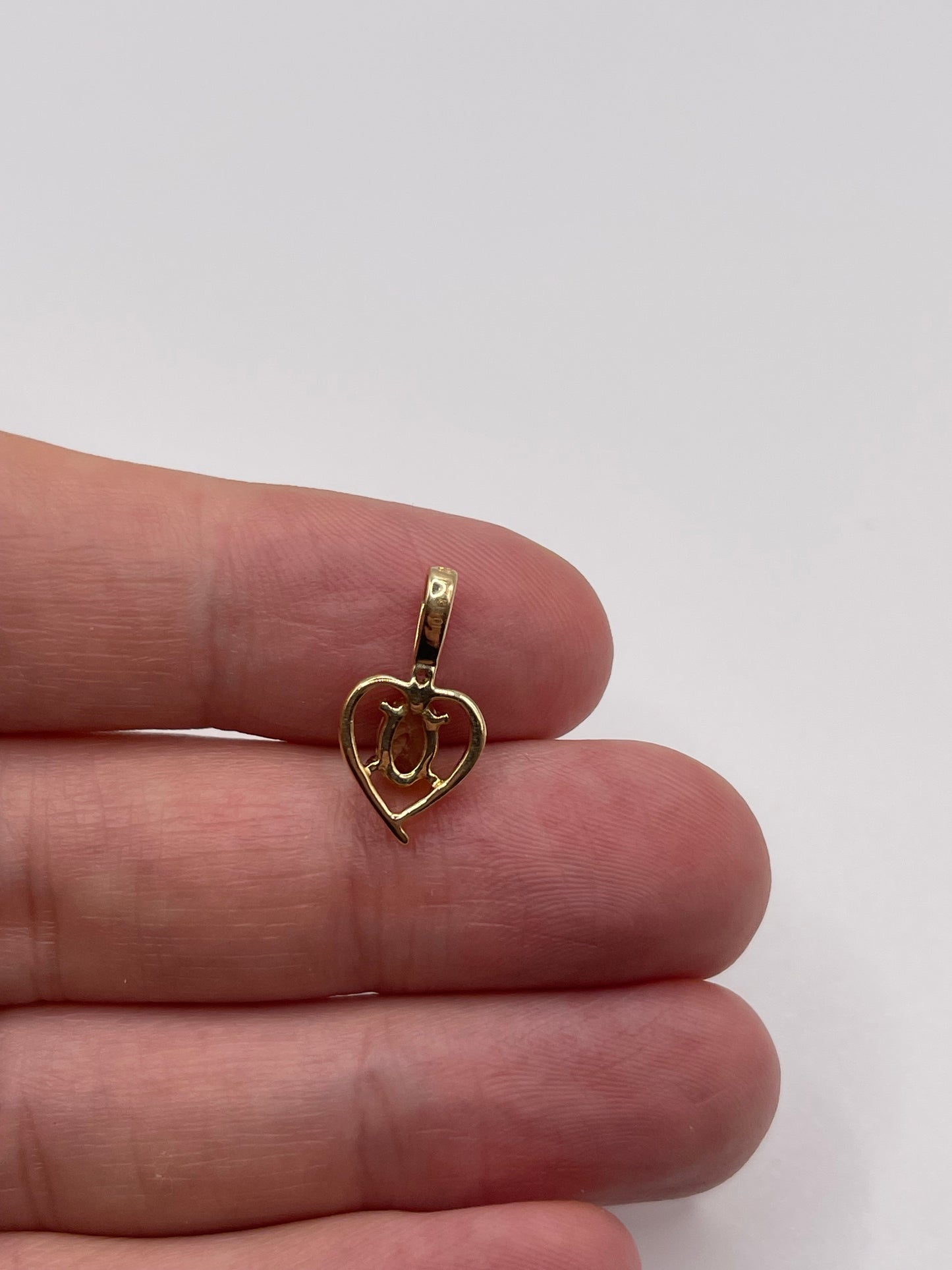 9ct gold quartz and zircon pendant