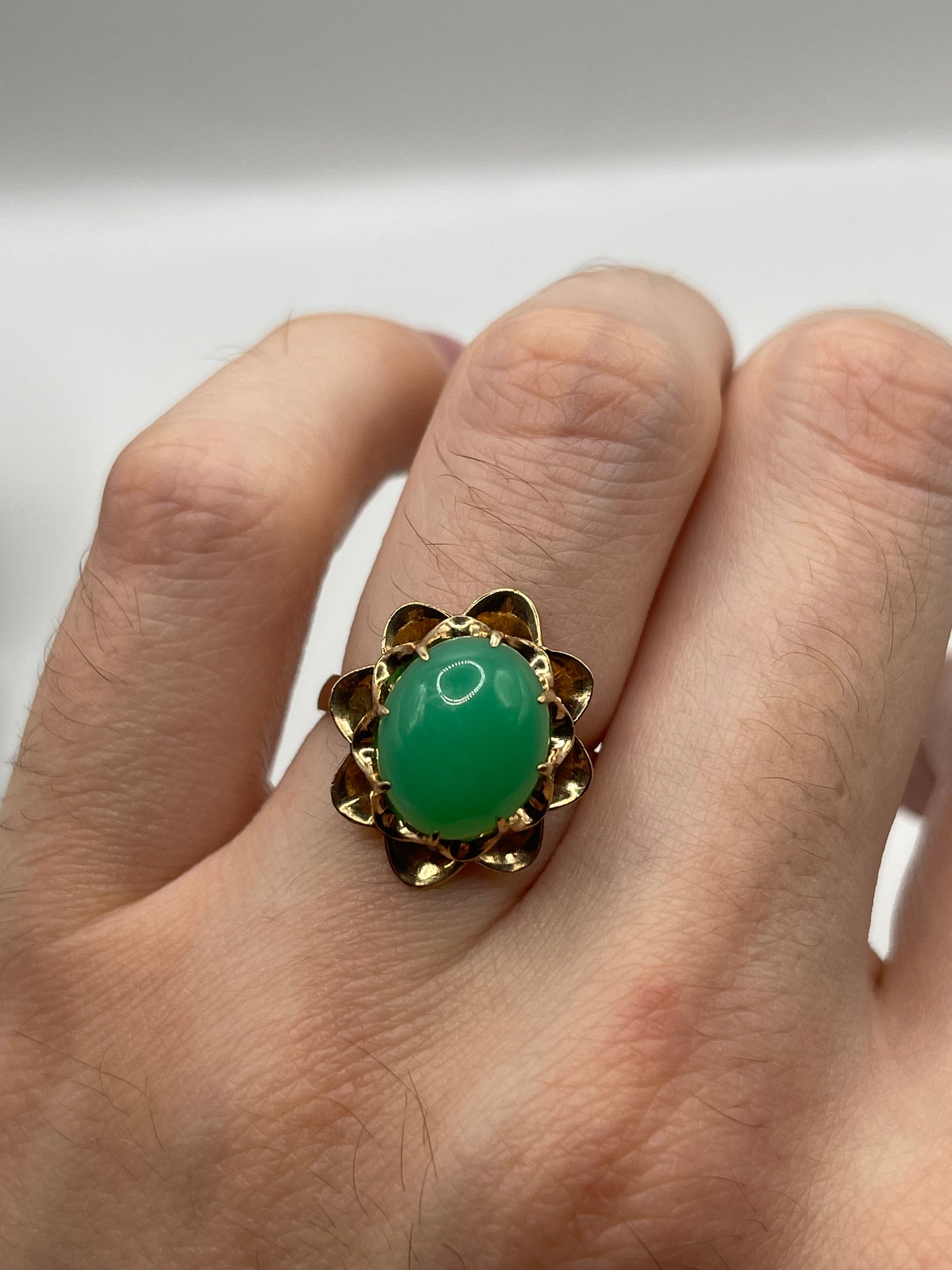 14ct gold chrysoprase ring