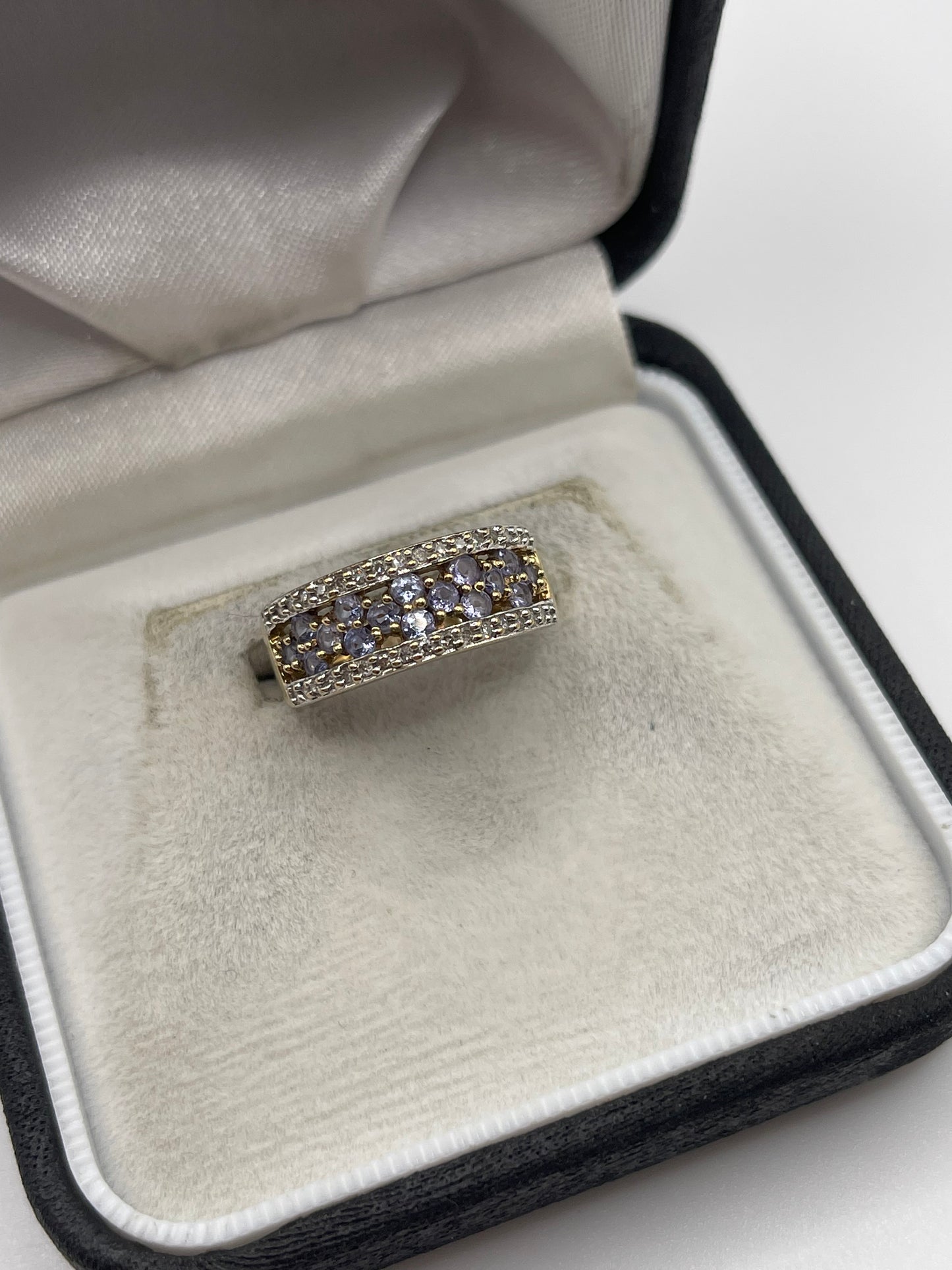 9ct gold tanzanite and diamond ring