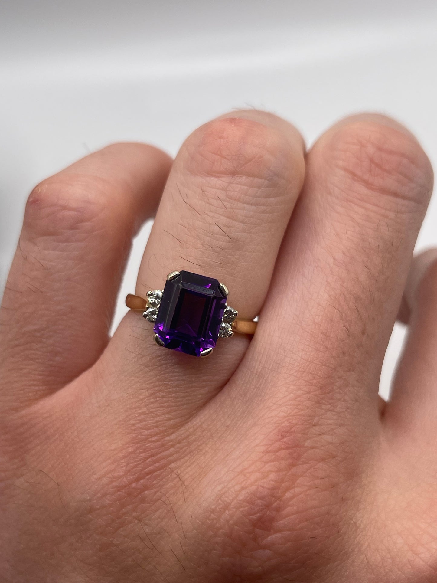 18ct gold amethyst and diamond ring