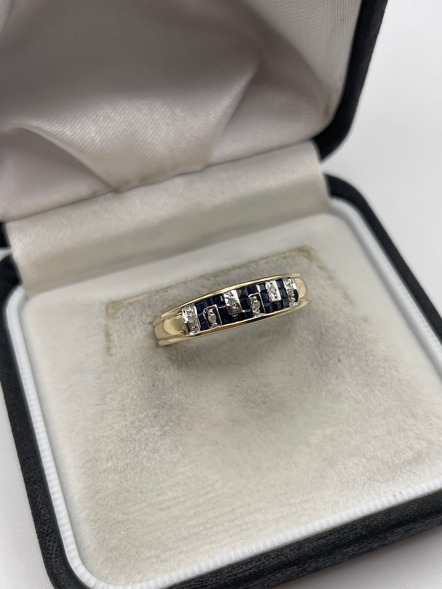9ct gold sapphire and diamond ring