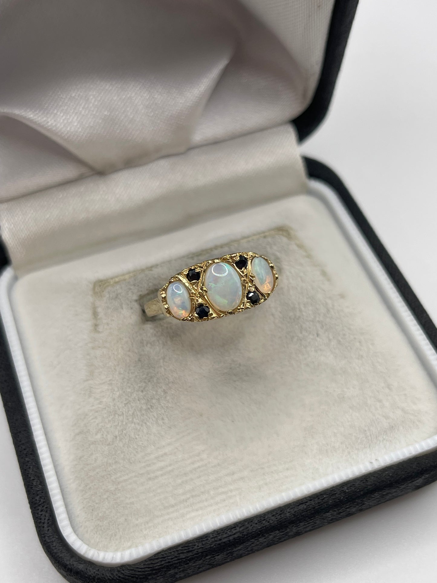 9ct gold opal and sapphire ring