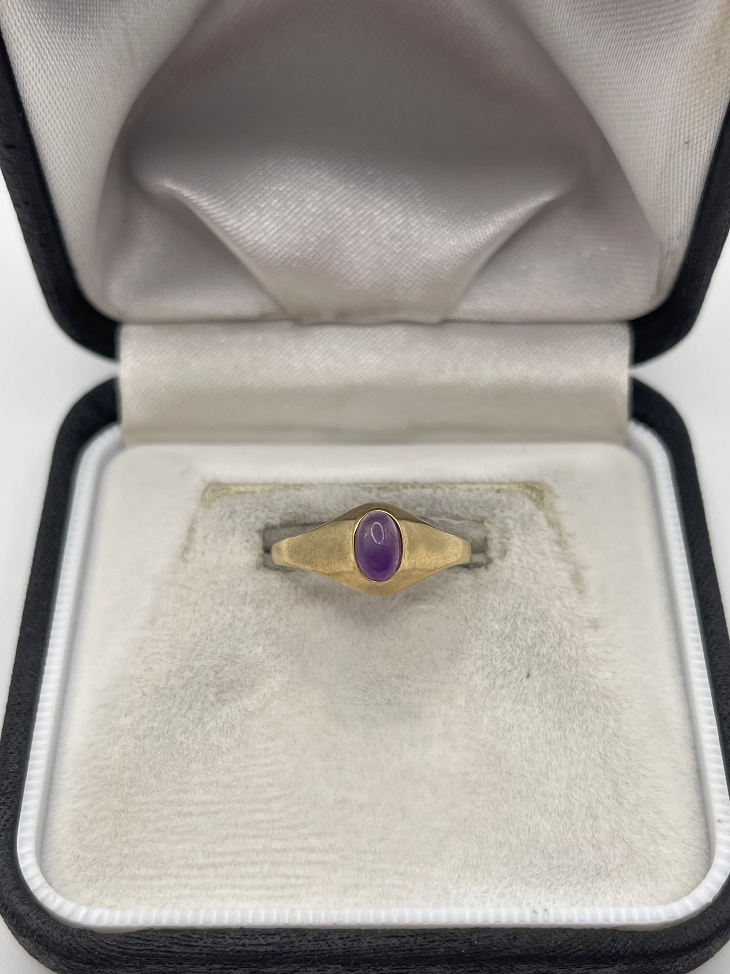 9ct gold cabochon amethyst ring