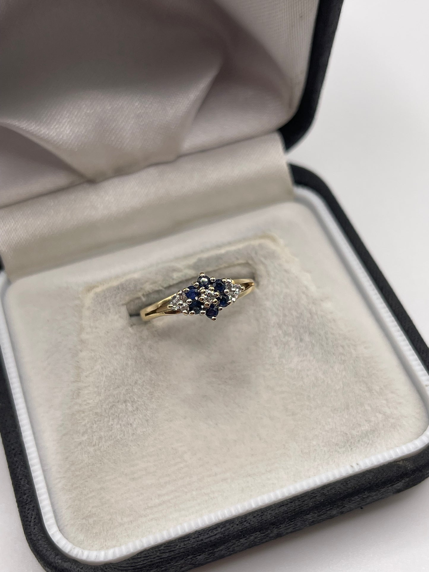 9ct gold sapphire and diamond ring