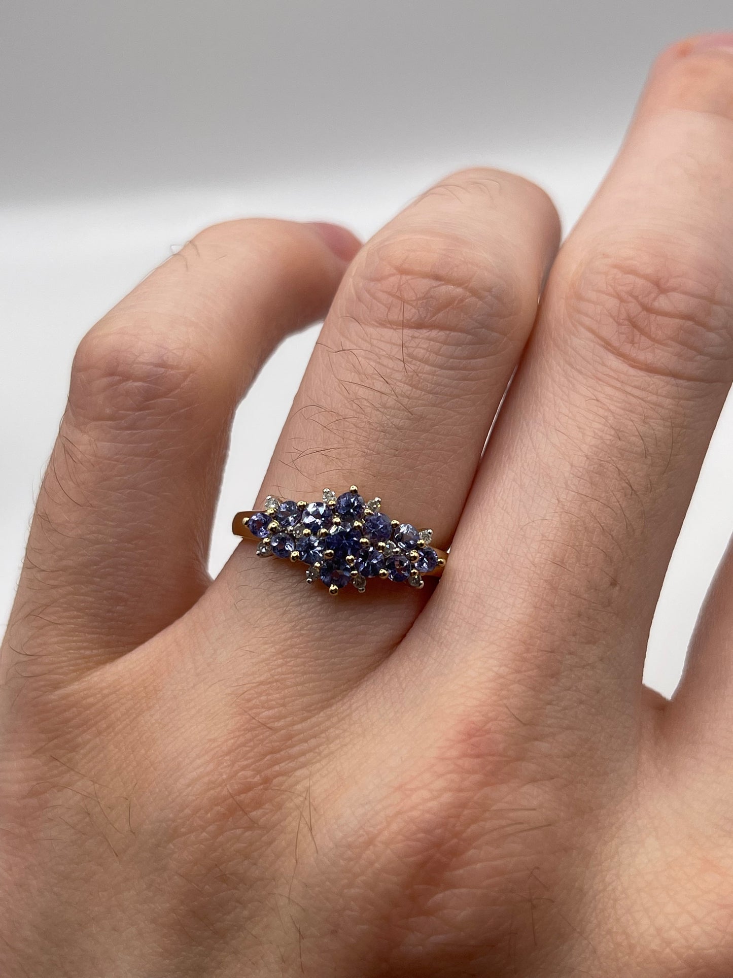 9ct gold tanzanite and diamond ring