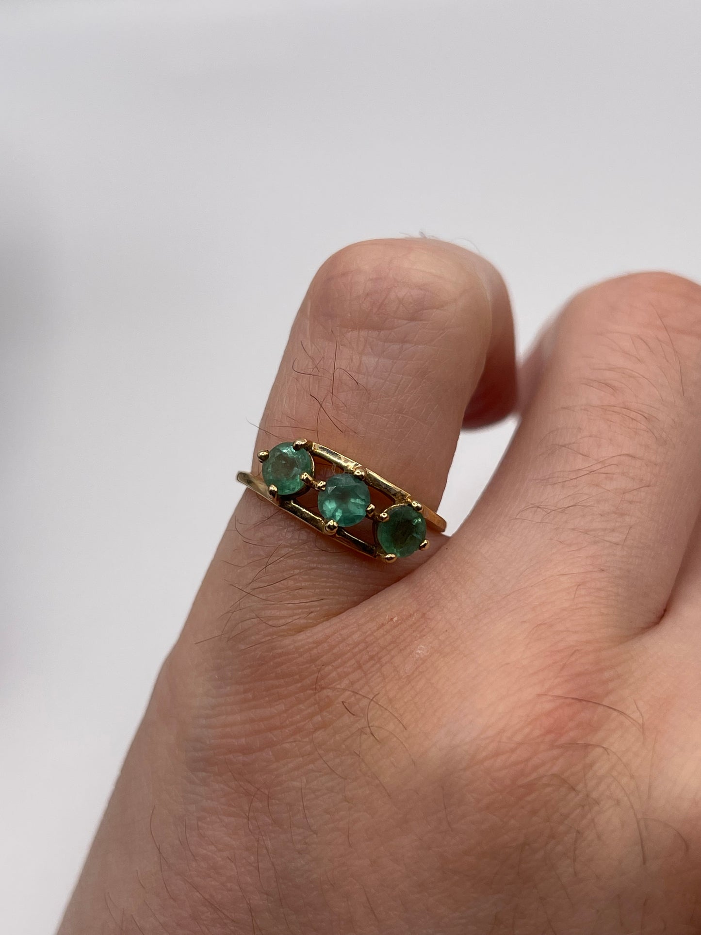 9ct gold emerald ring