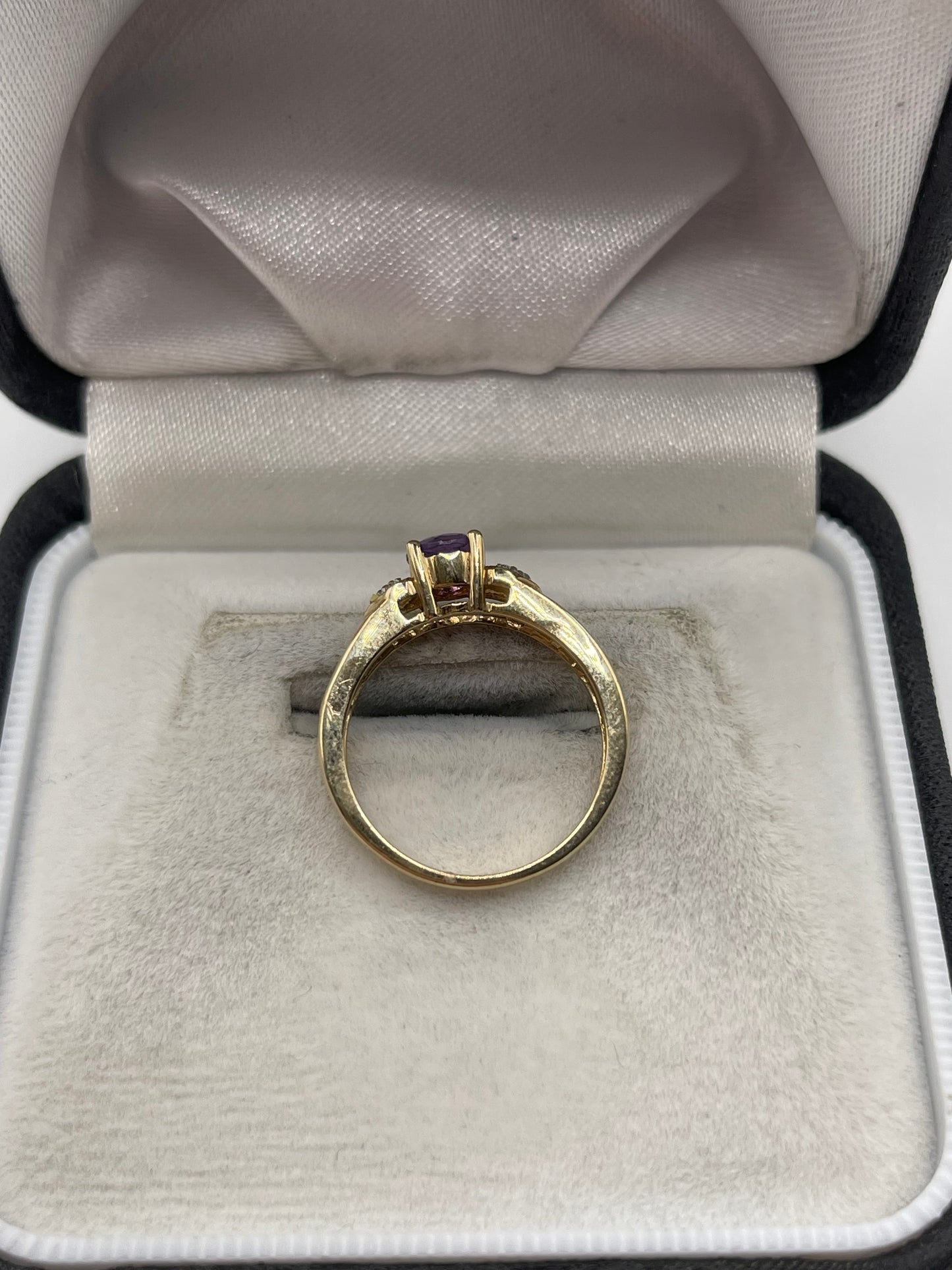 9ct gold amethyst and diamond ring