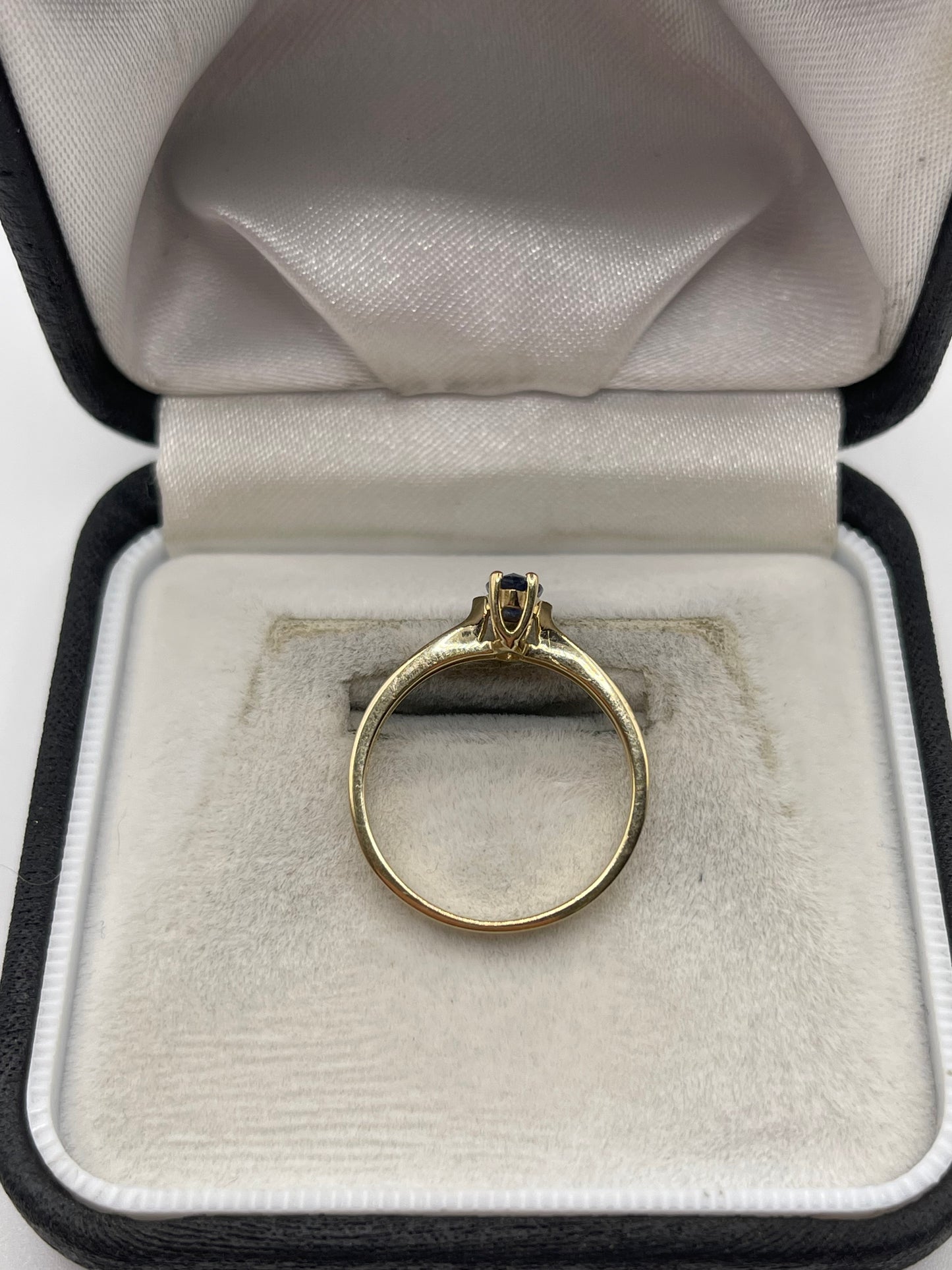 9ct gold kyanite ring