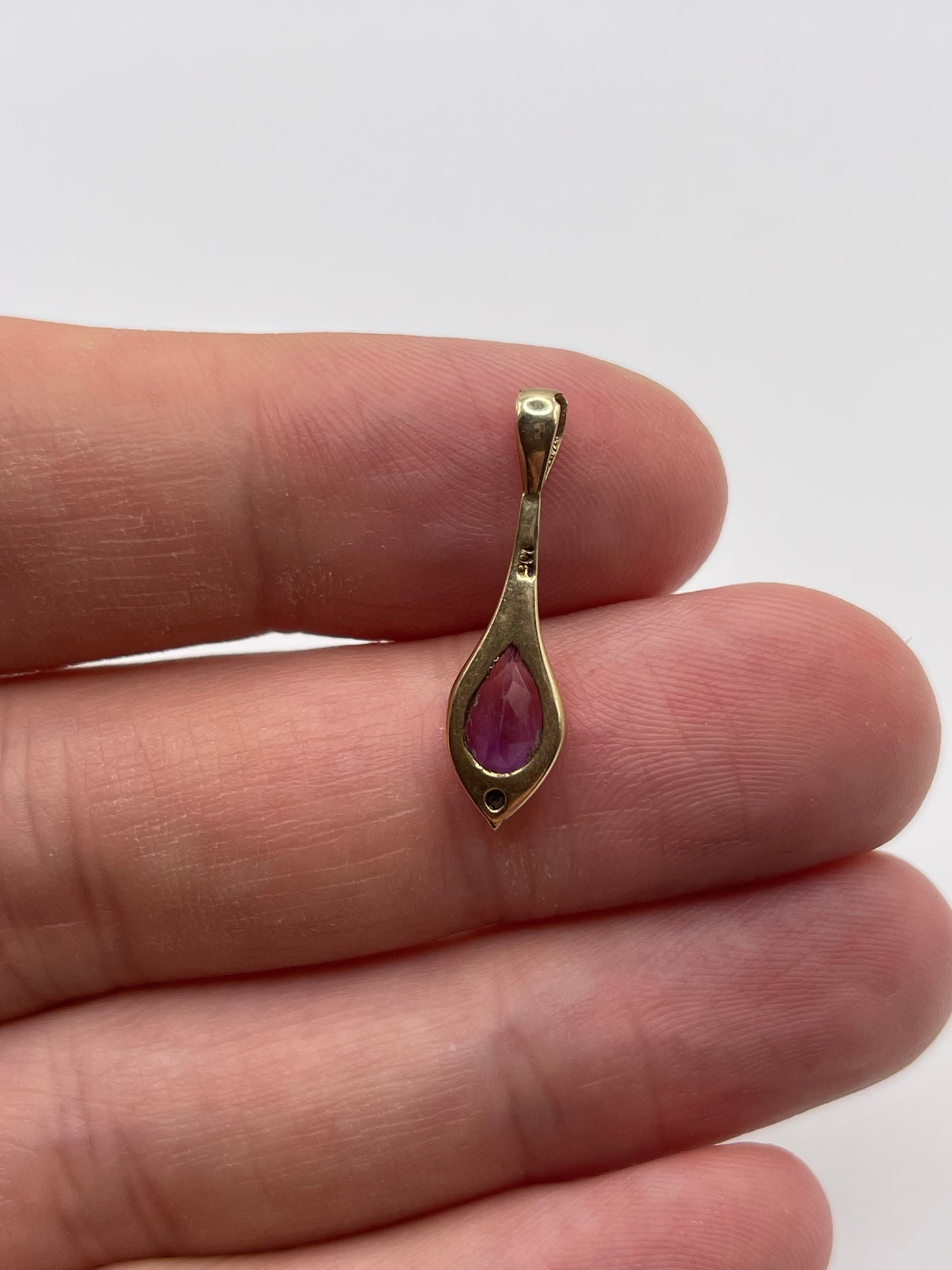9ct gold amethyst and diamond pendant