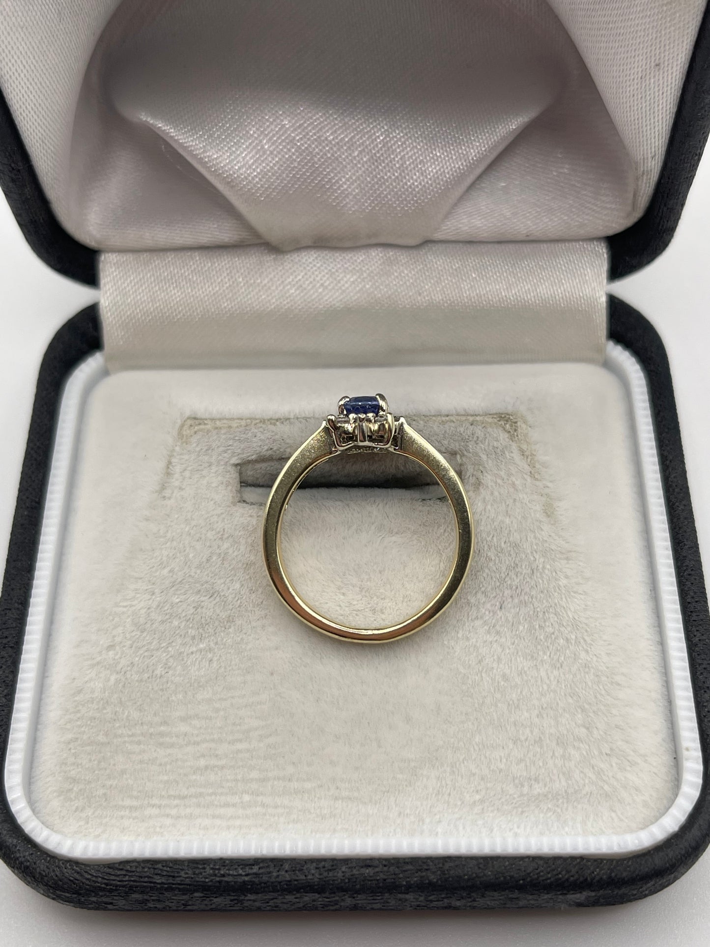 9ct gold tanzanite and diamond ring