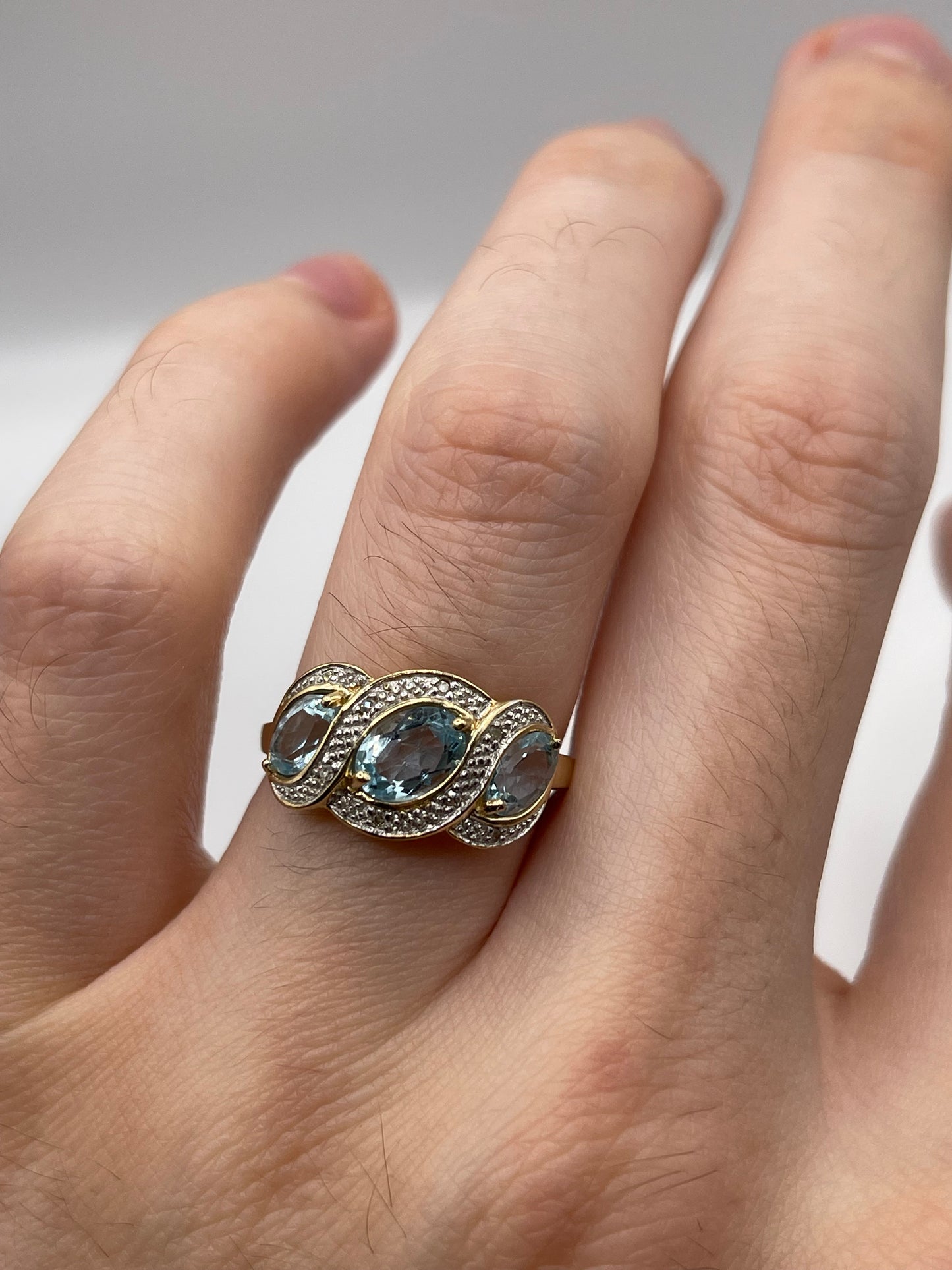 9ct gold topaz and diamond ring
