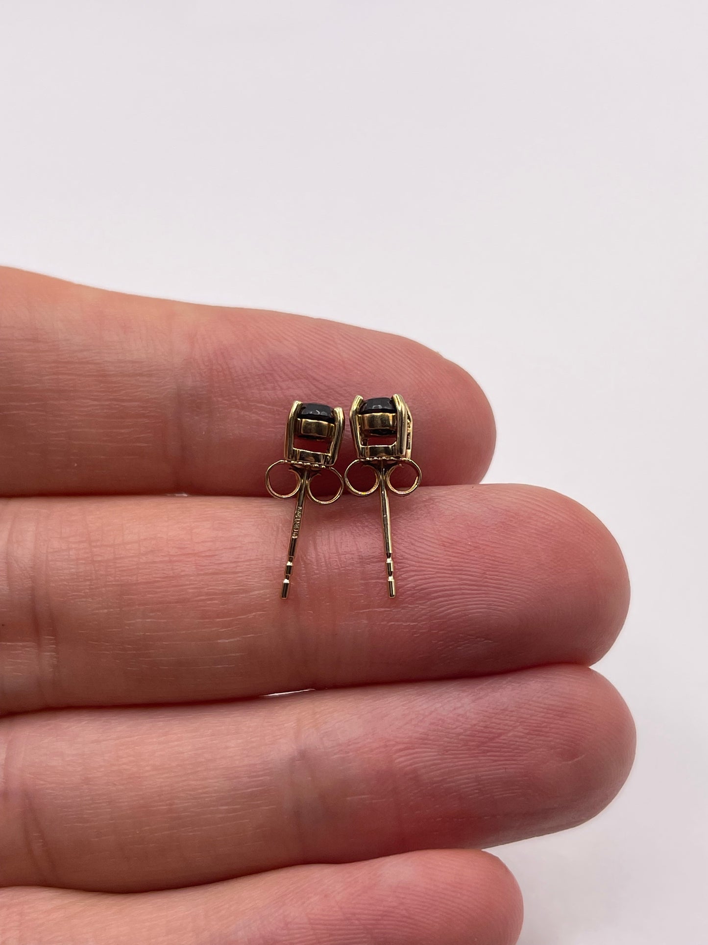 9ct gold sapphire earrings