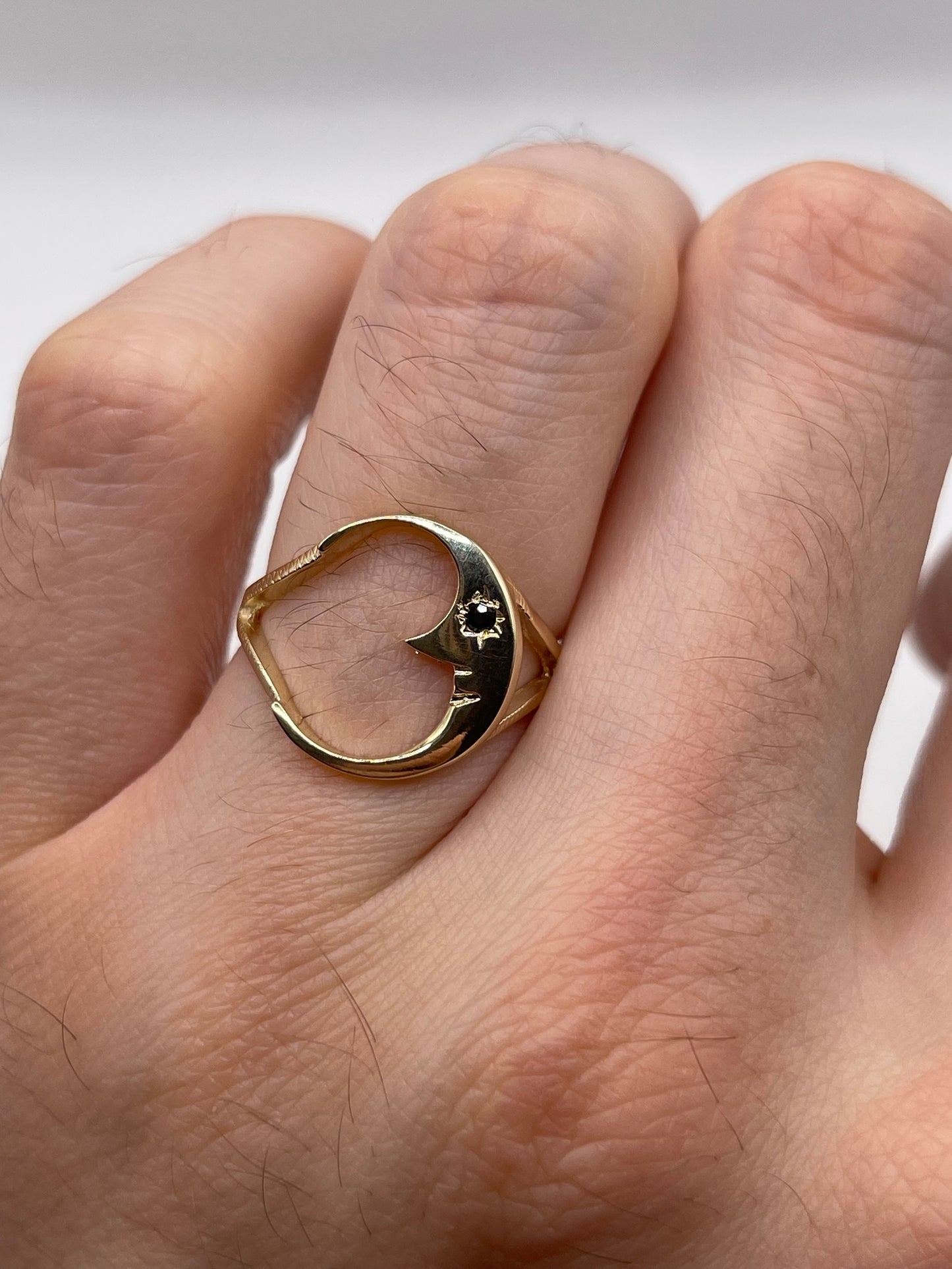 9ct gold sapphire moon ring