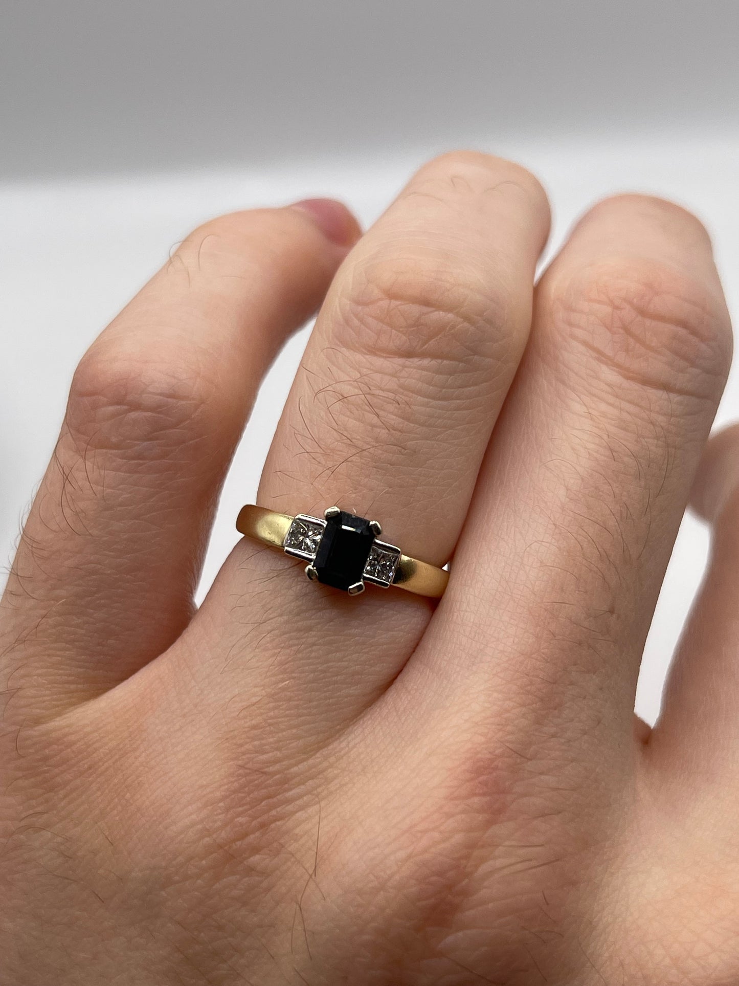9ct gold sapphire and diamond ring