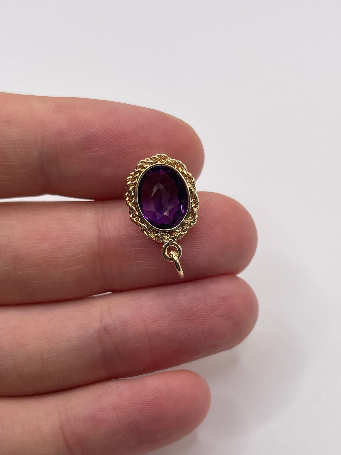 9ct gold amethyst pendant