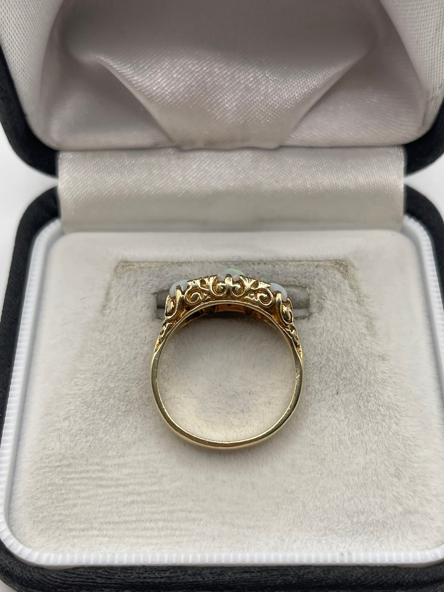 9ct gold opal and diamond ring