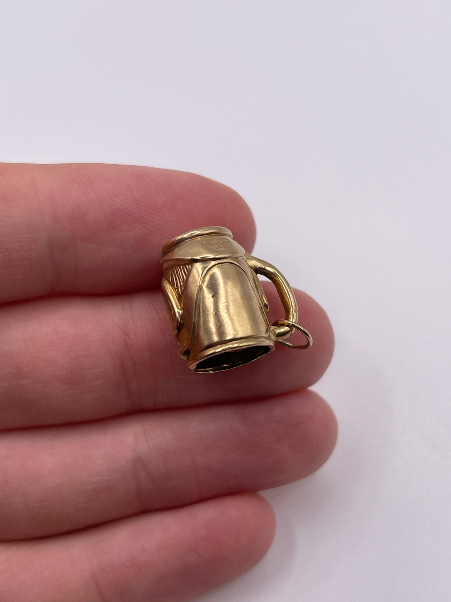 9ct gold toby jug charm