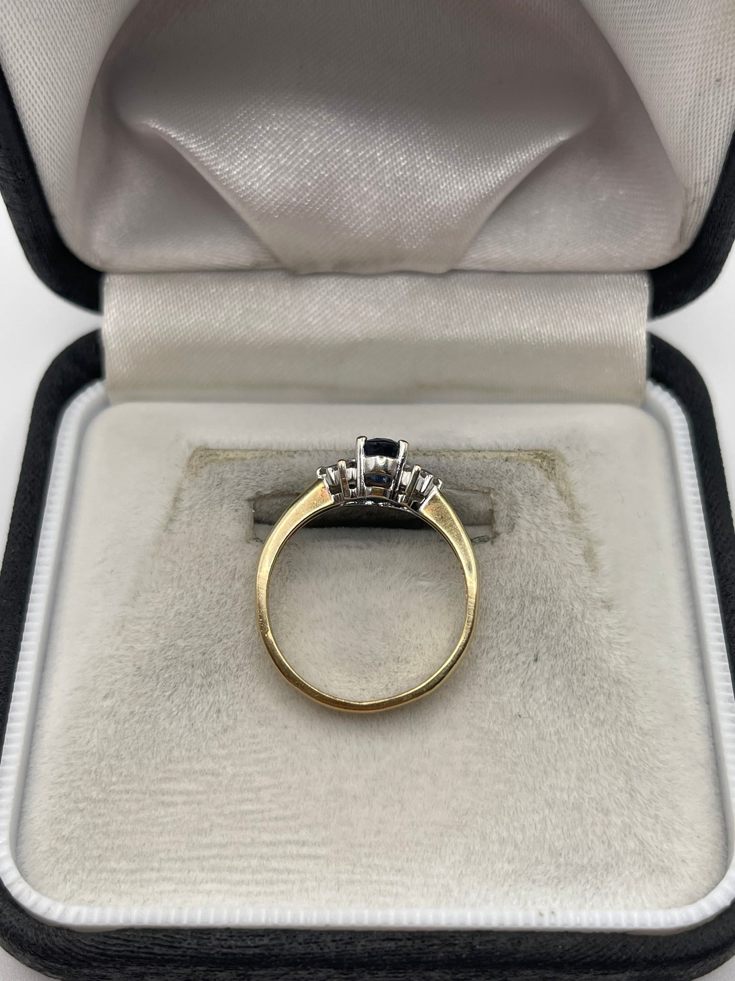 9ct gold sapphire and diamond ring