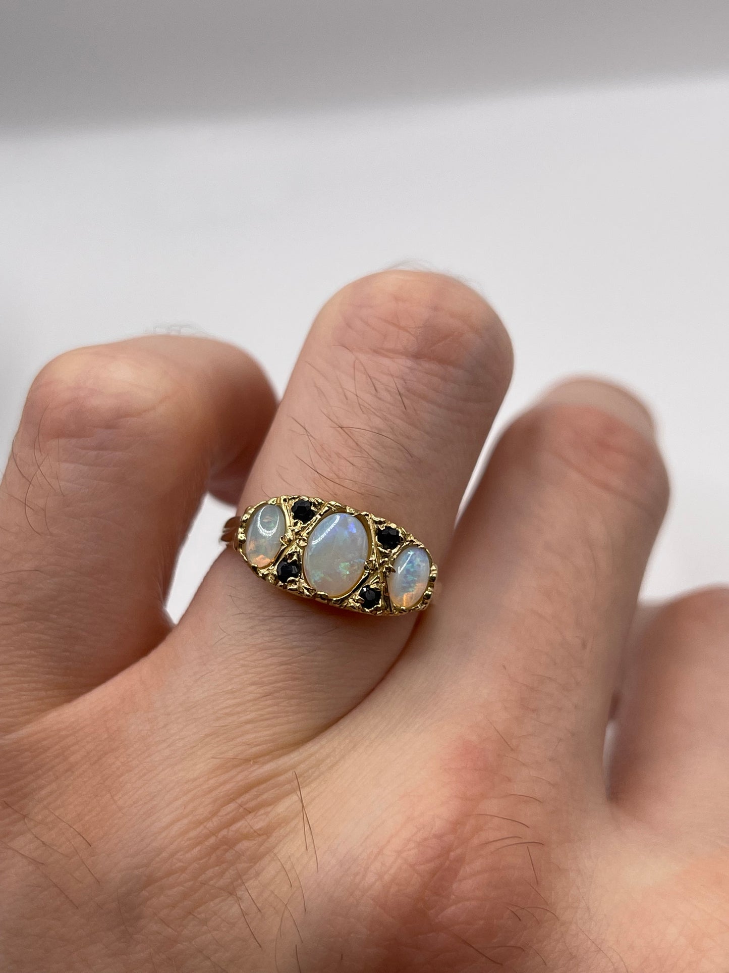 9ct gold opal and sapphire ring