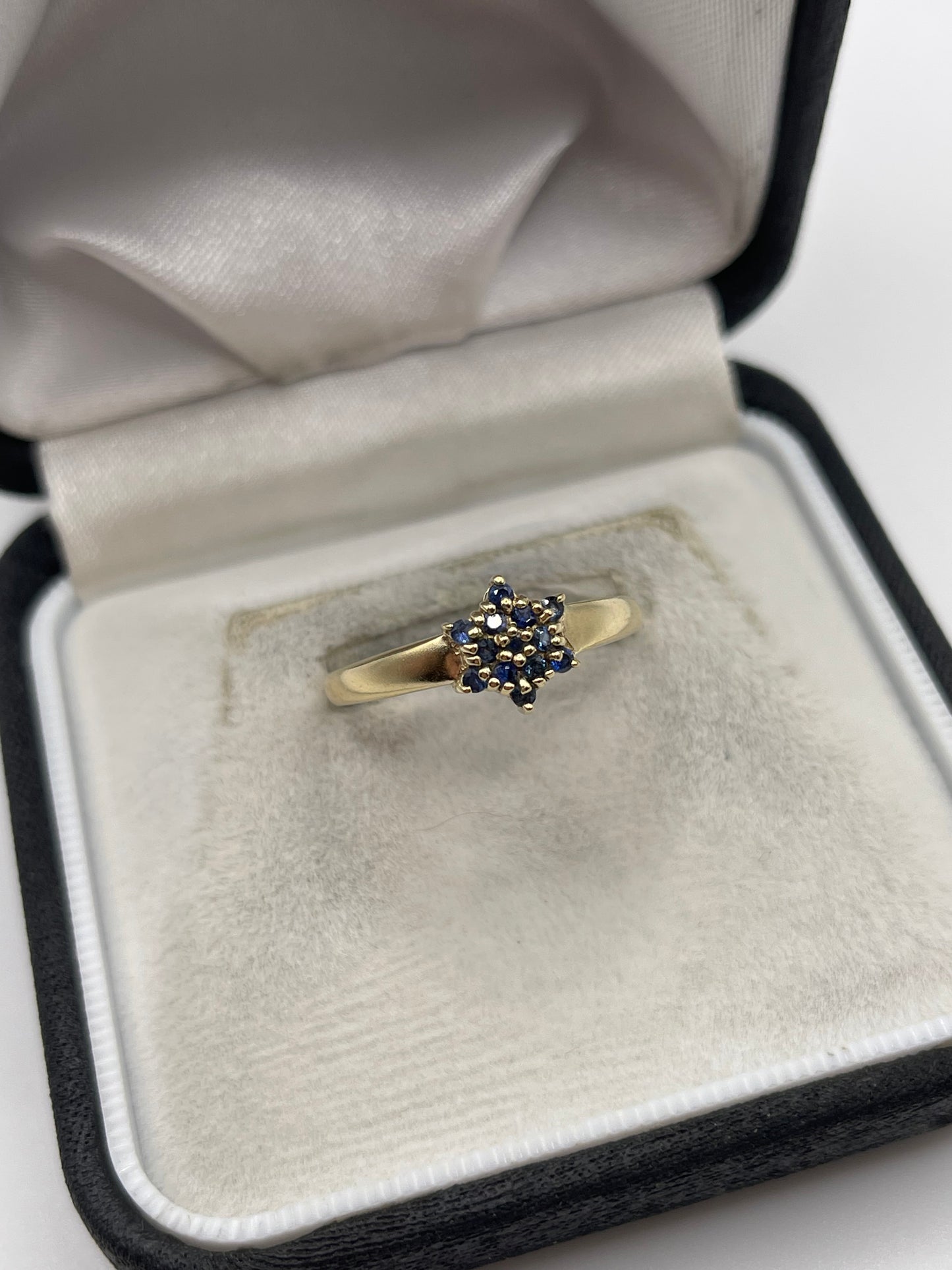 9ct gold sapphire cluster ring