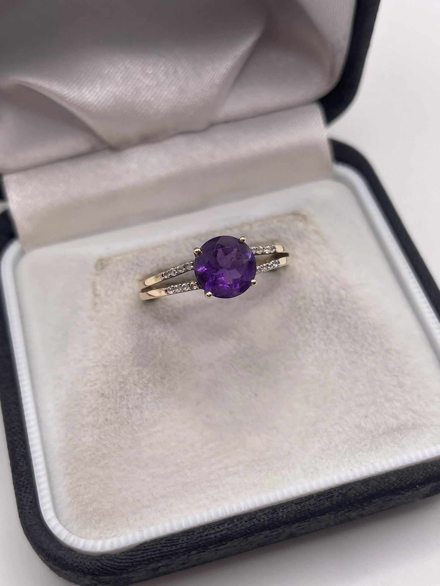 9ct gold amethyst and diamond ring