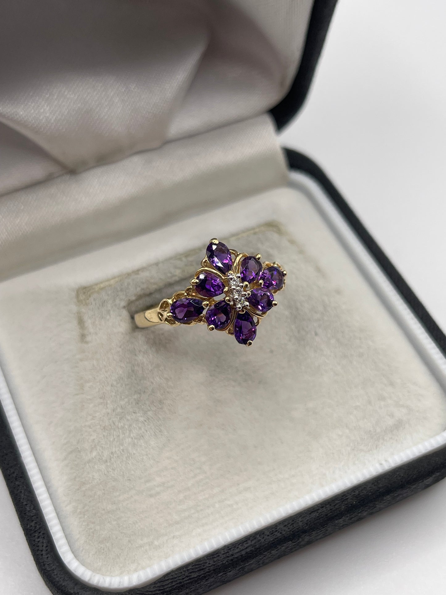 9ct gold amethyst and diamond ring