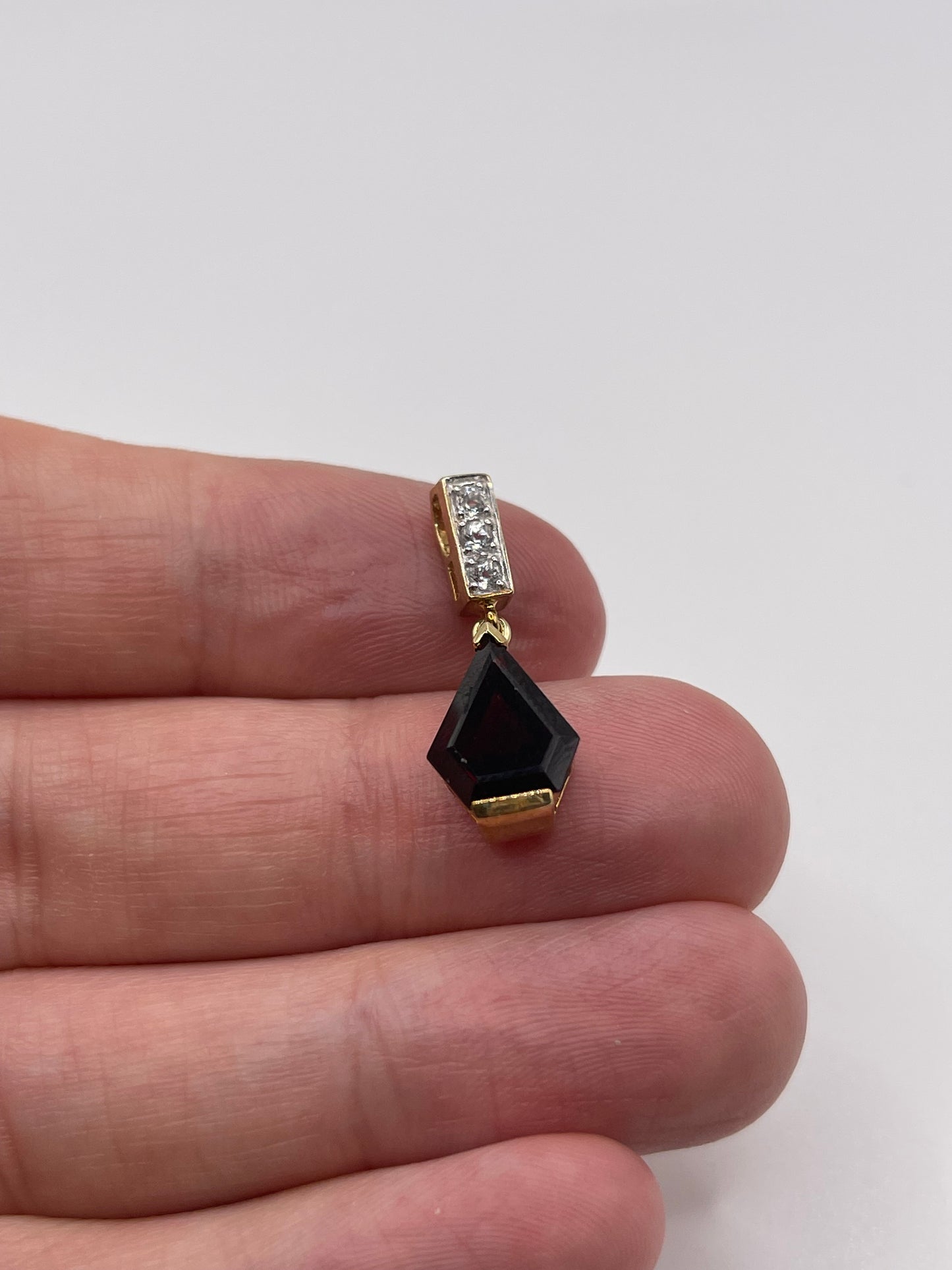 9ct gold garnet and topaz pendant