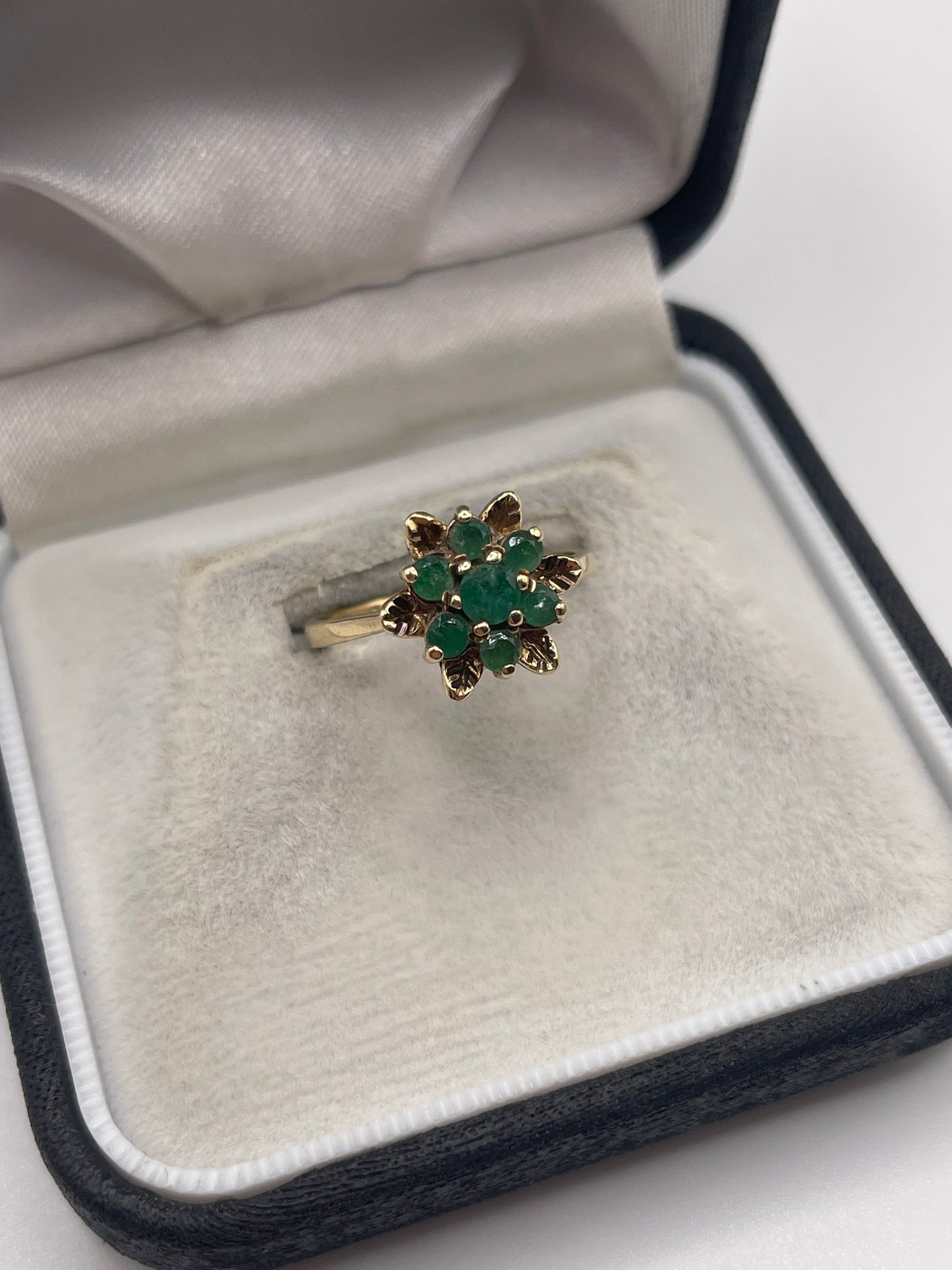 9ct gold emerald cluster ring