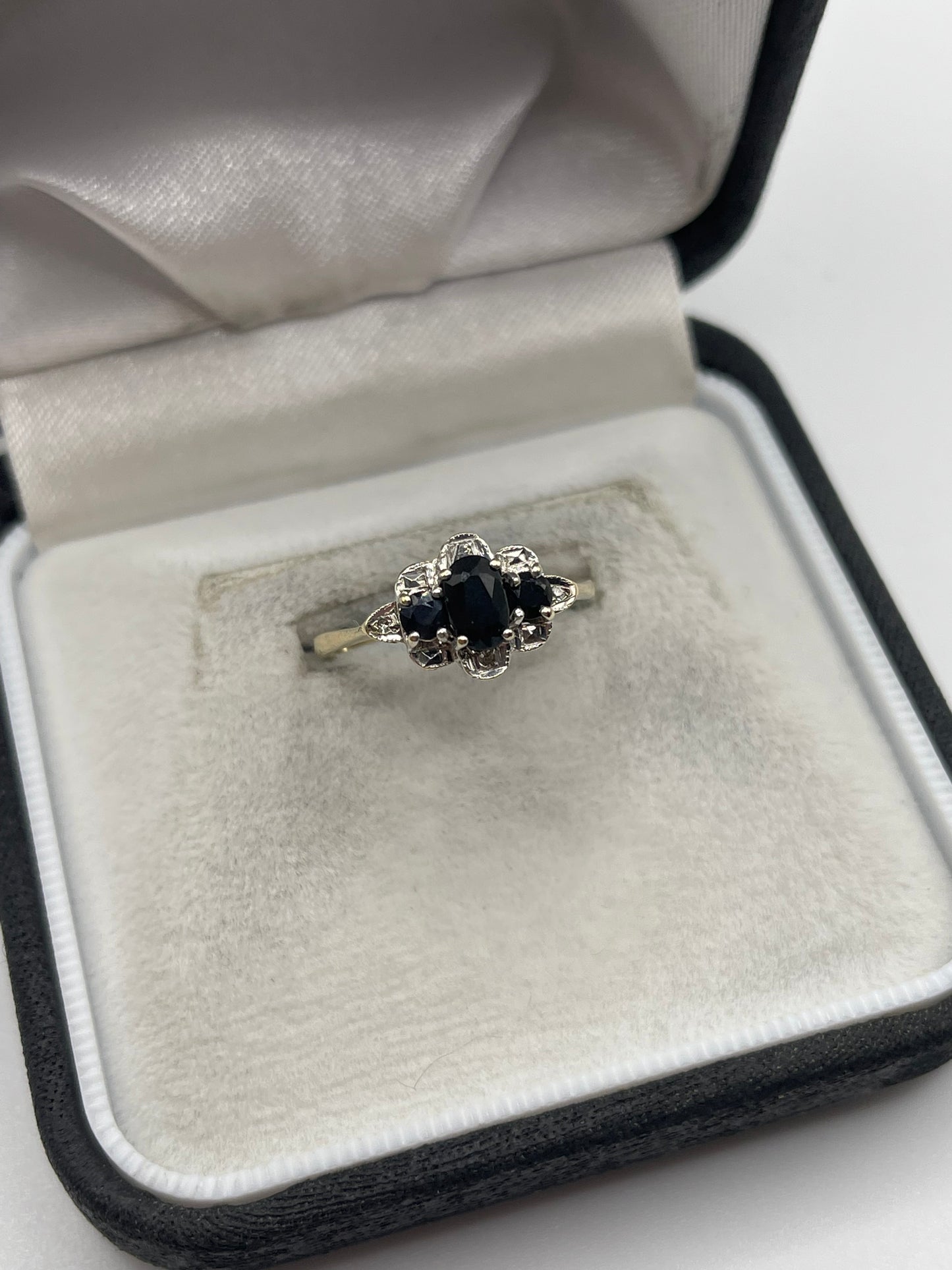 9ct gold sapphire and diamond ring