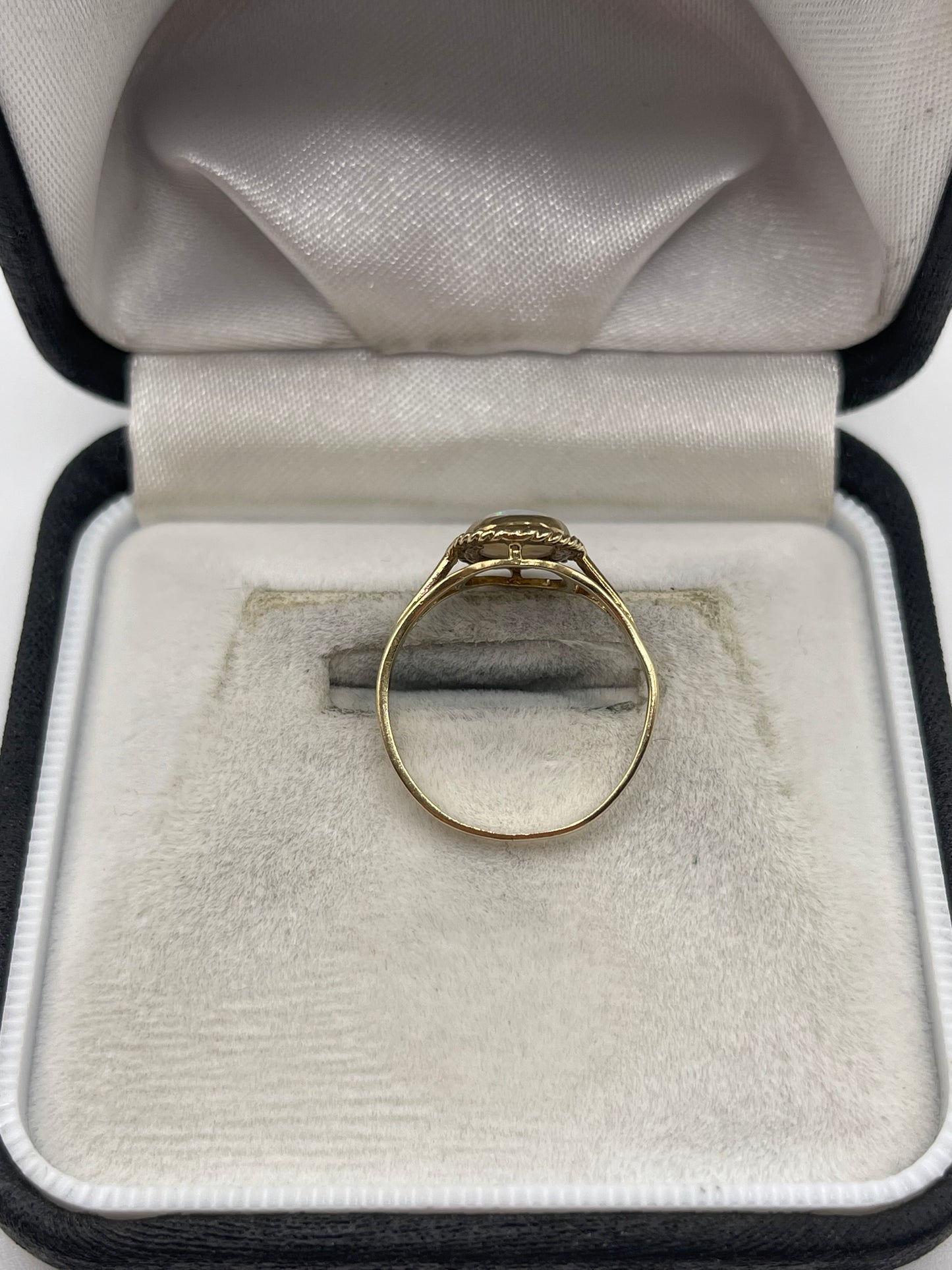 9ct gold opal ring