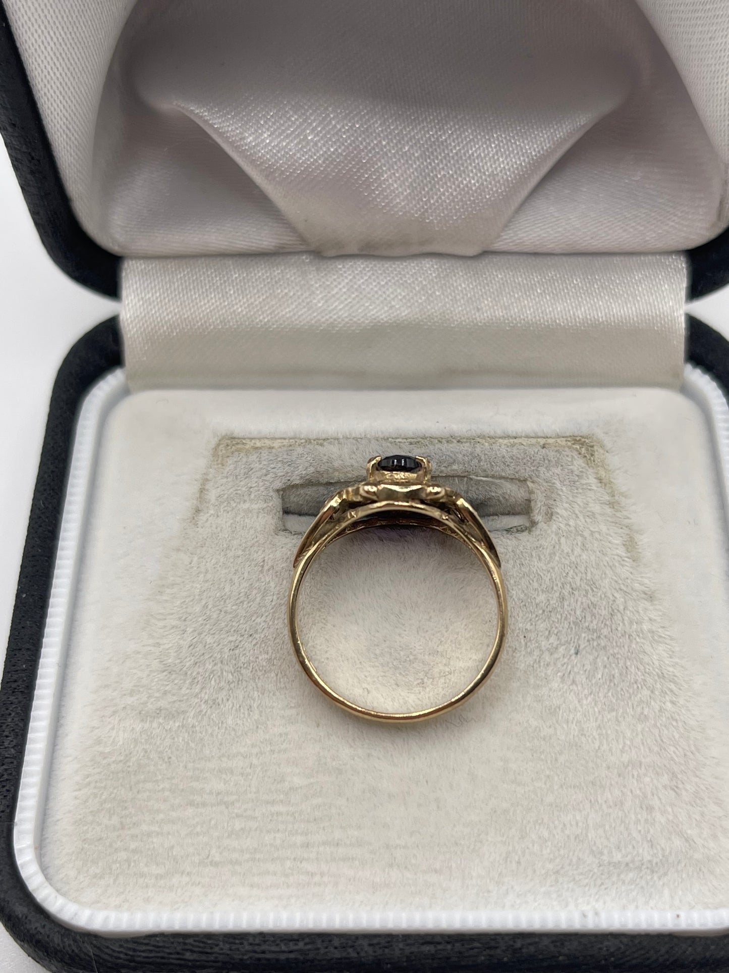 9ct gold amethyst ring
