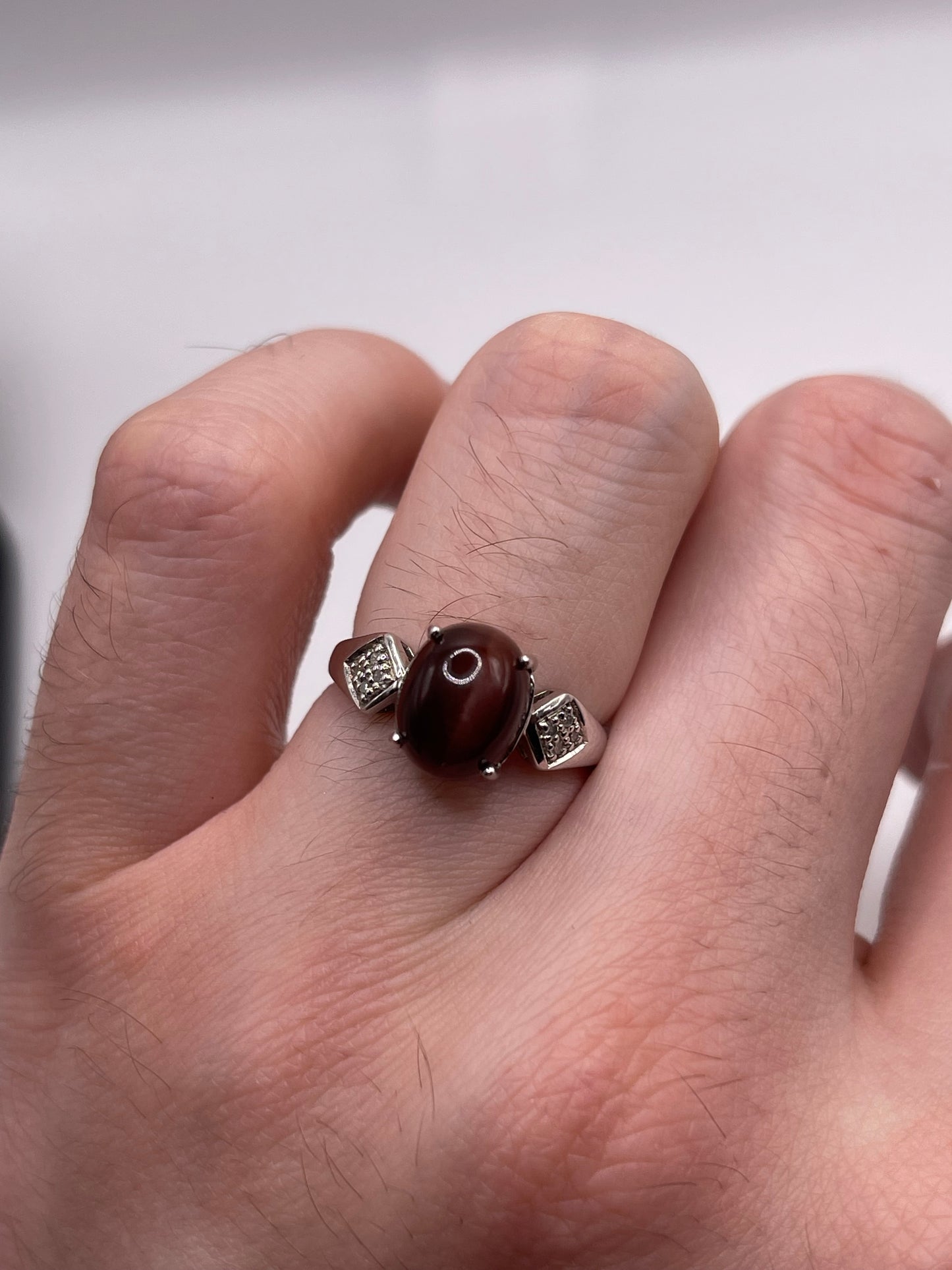 9ct white gold cats eye and diamond ring
