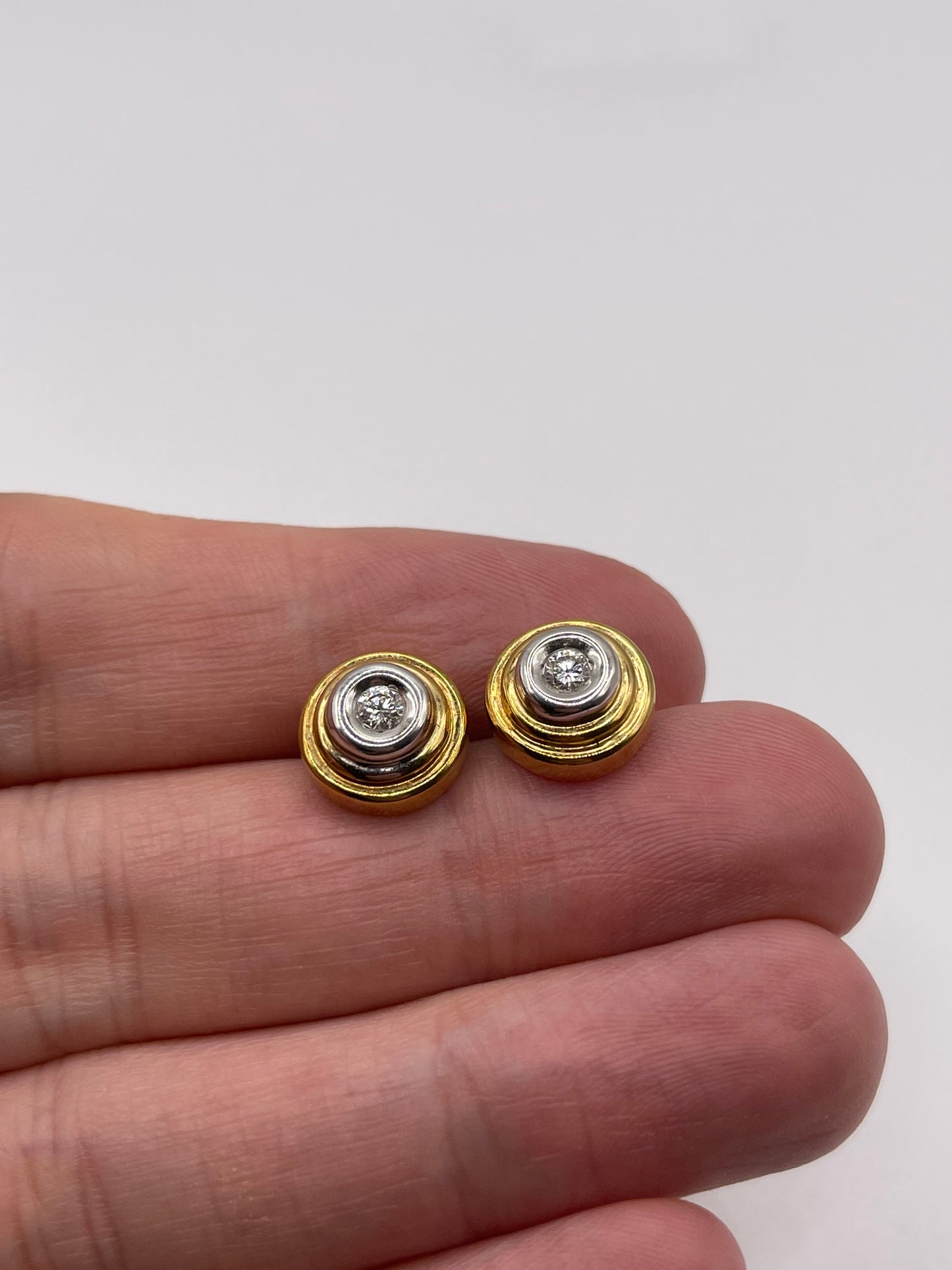 18ct gold diamond earrings