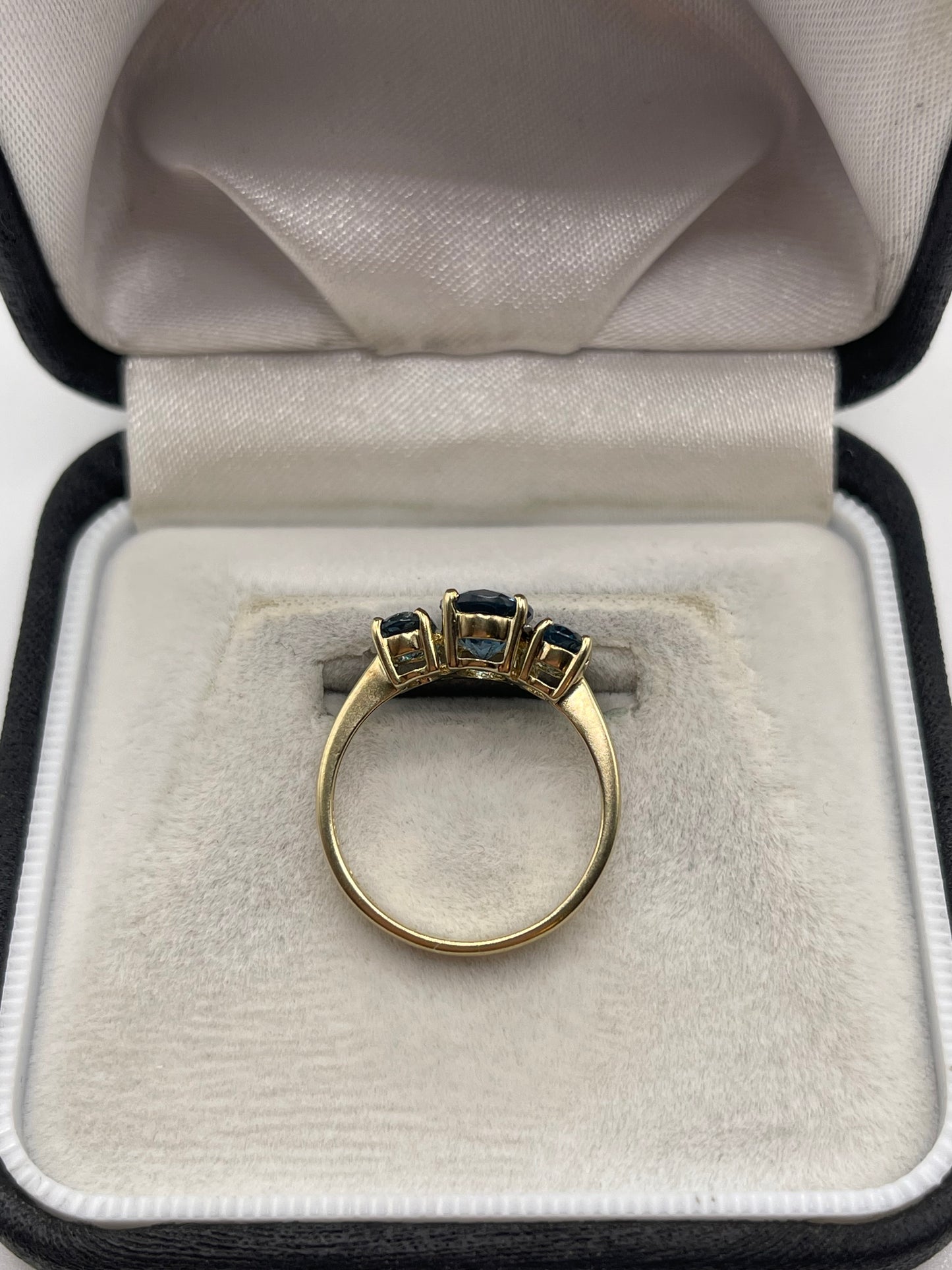 9ct gold blue topaz ring