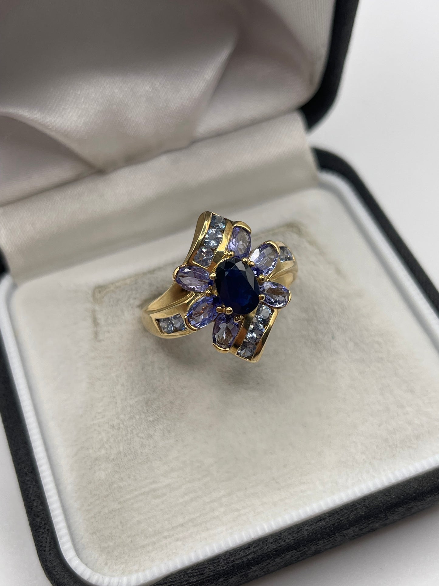 9ct gold sapphire and tanzanite ring