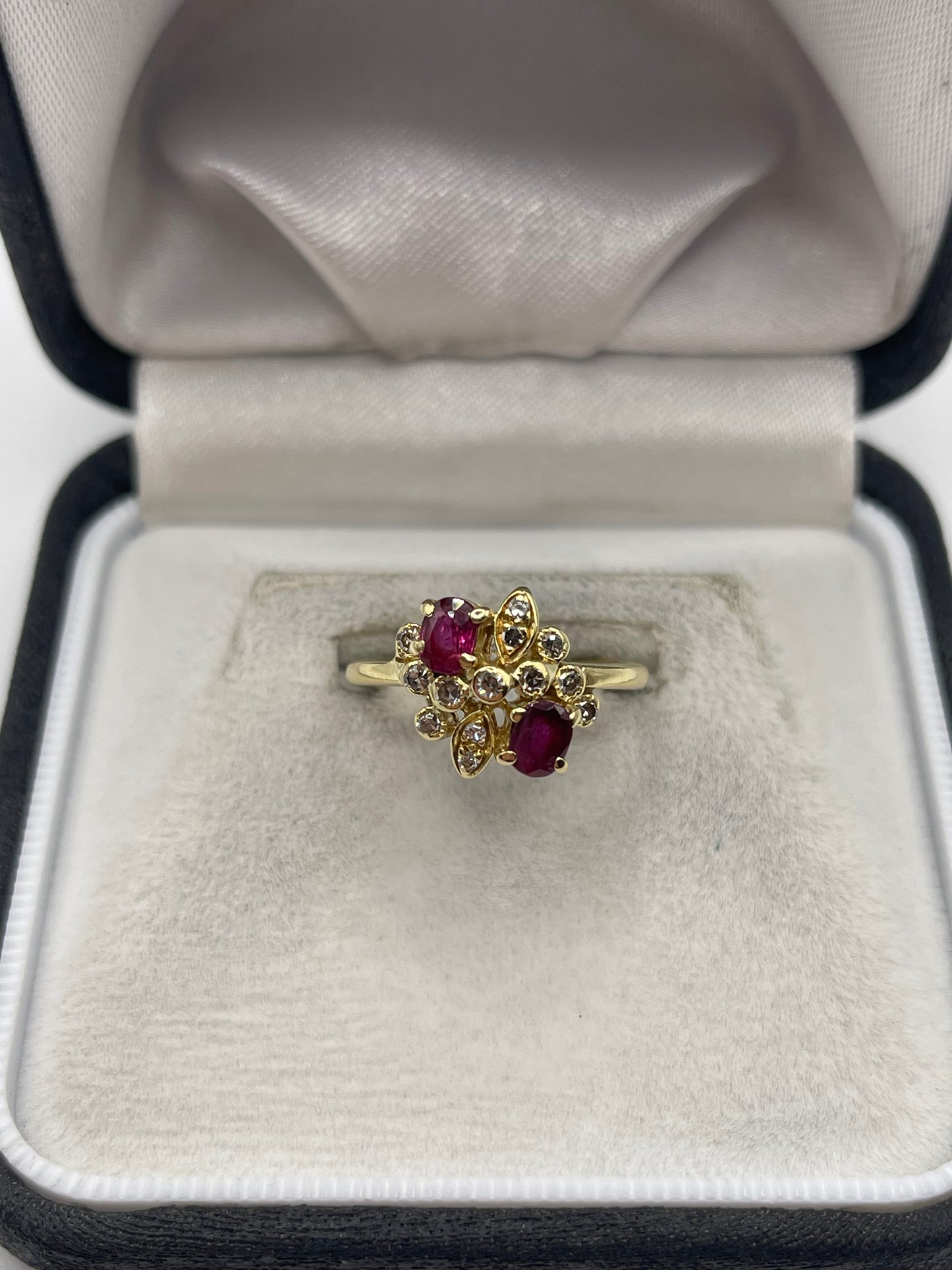 18ct gold ruby and diamond ring