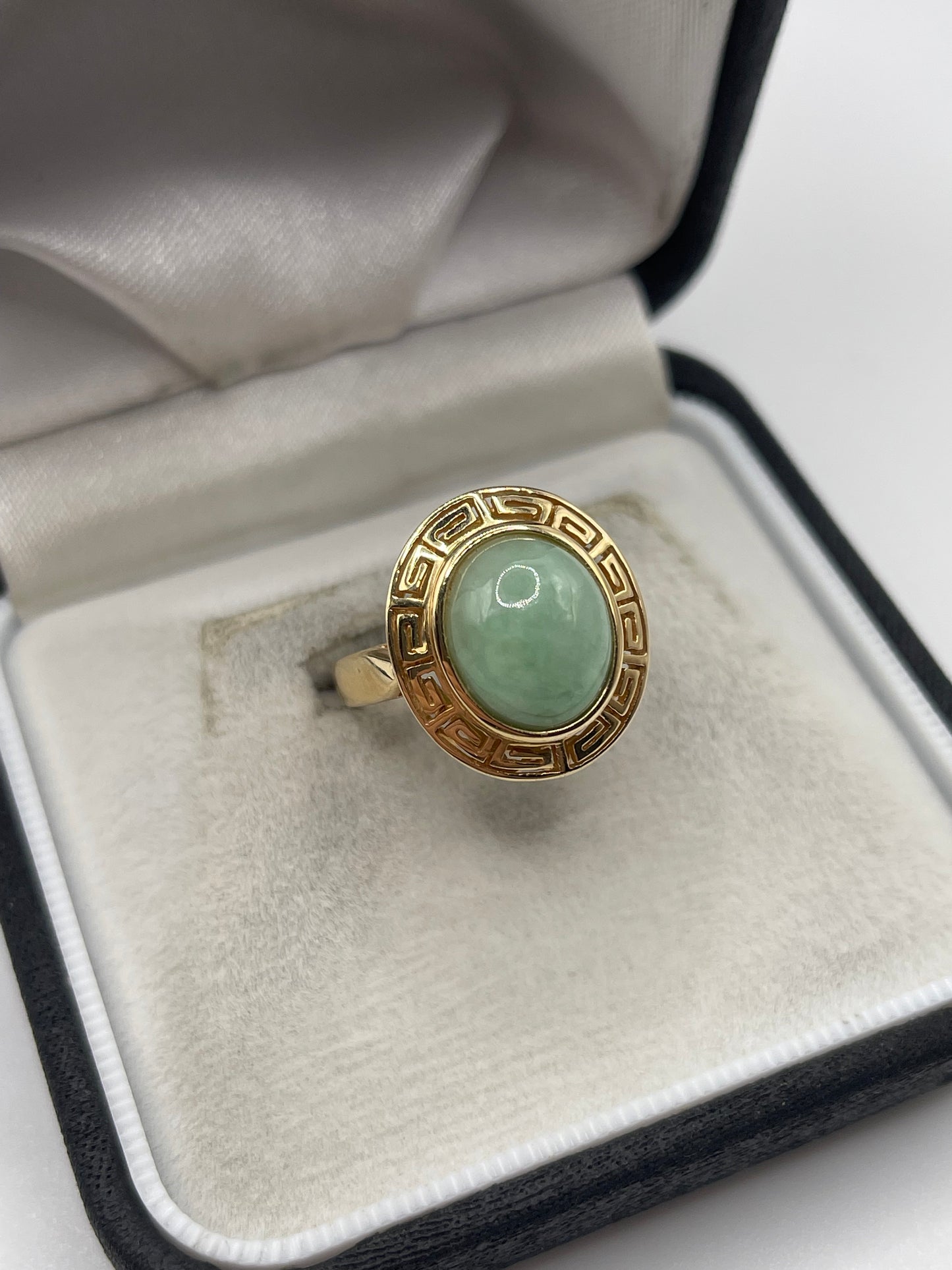 14ct gold jade ring