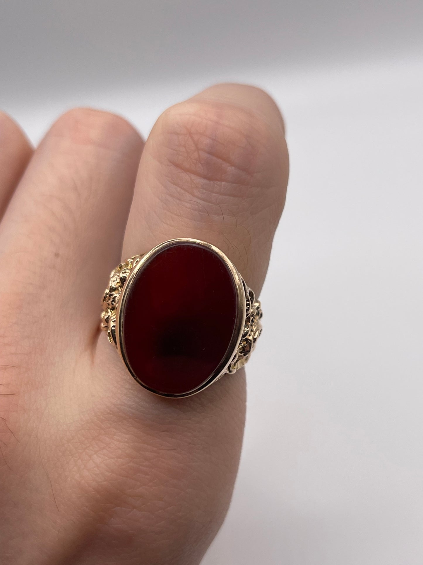 9ct gold carnelian signet ring