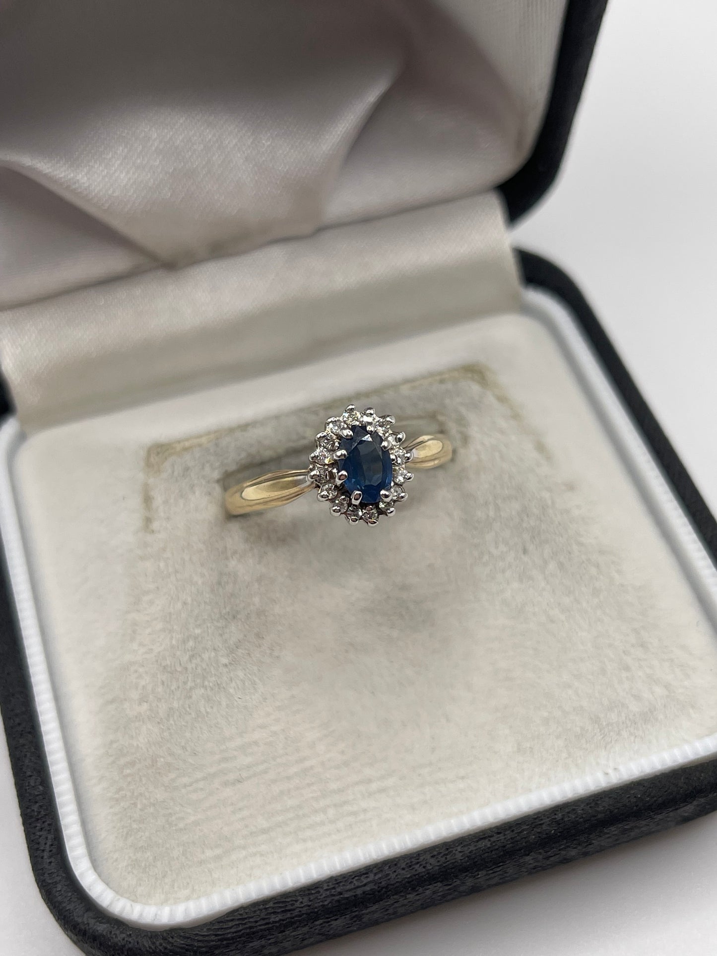 9ct gold sapphire and diamond ring