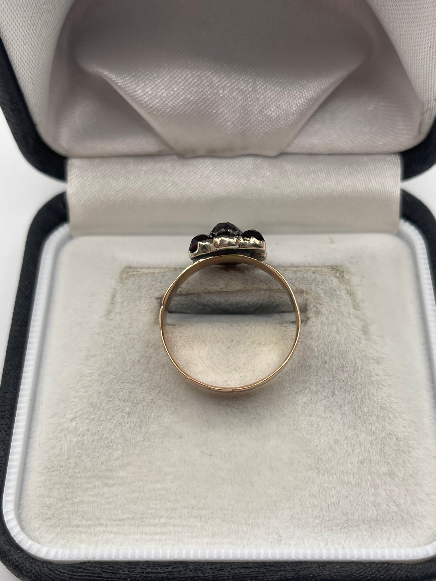 9ct rose gold garnet ring