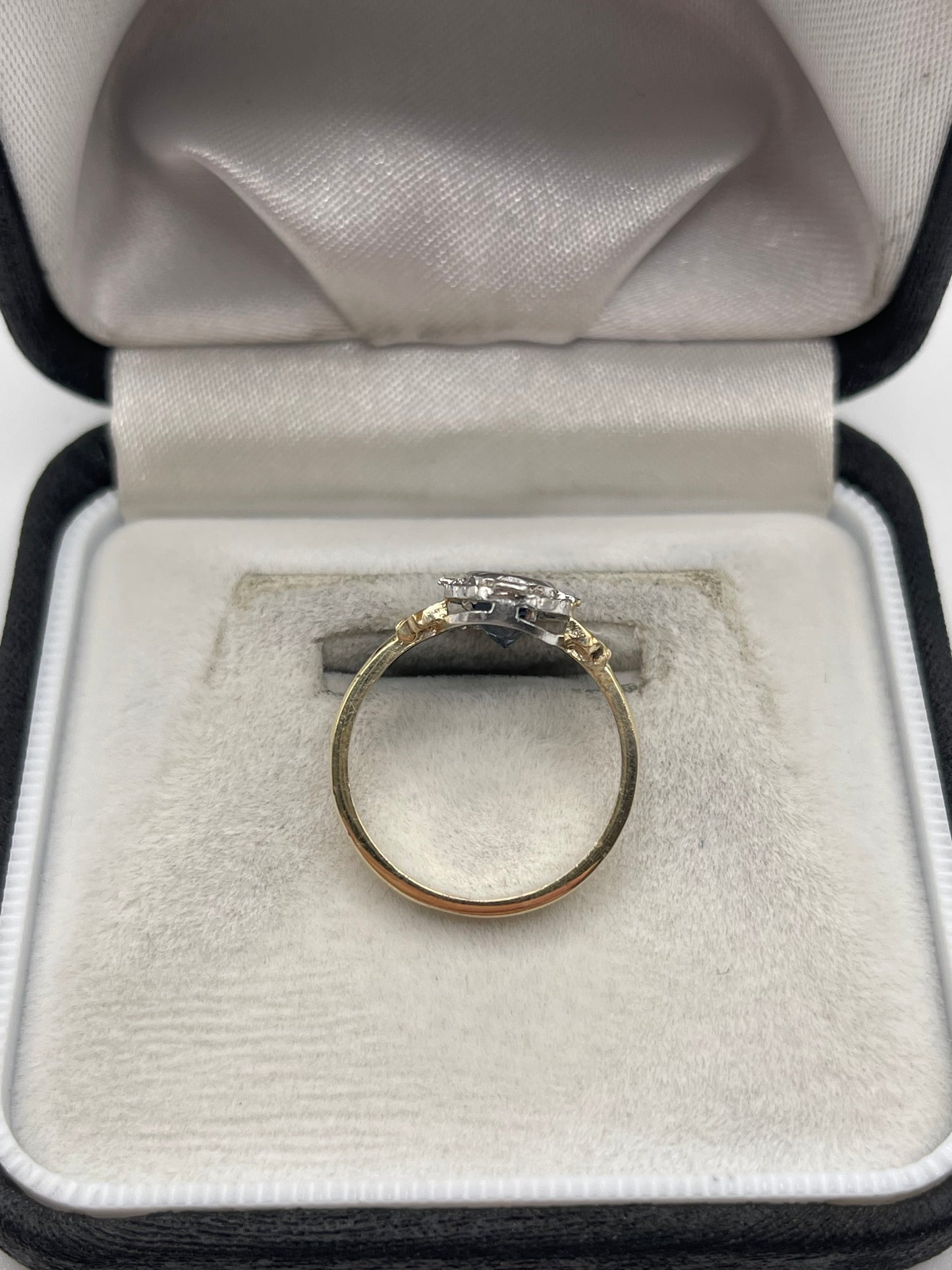 9ct gold topaz and diamond ring