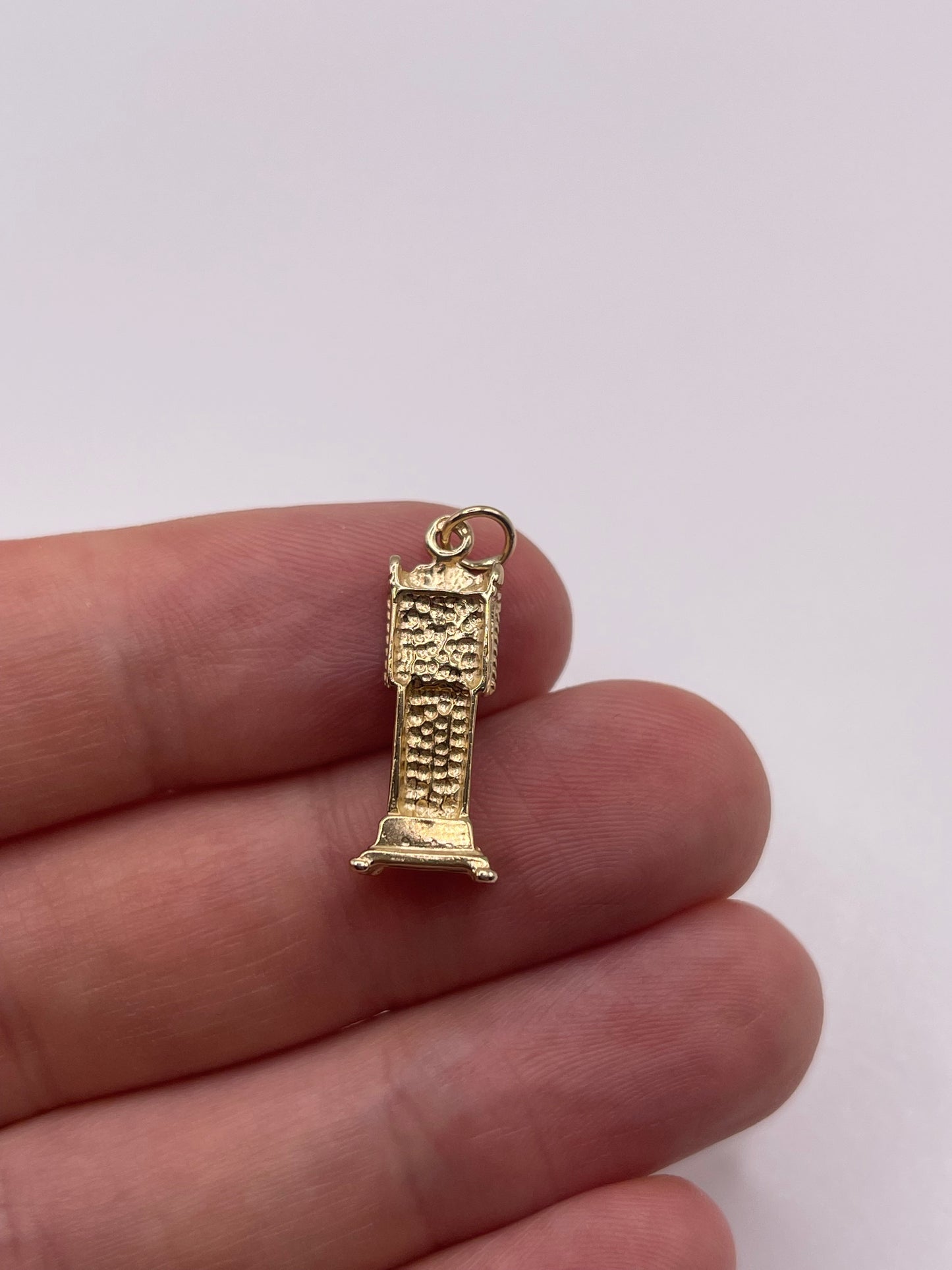 9ct gold grandfather clock charm