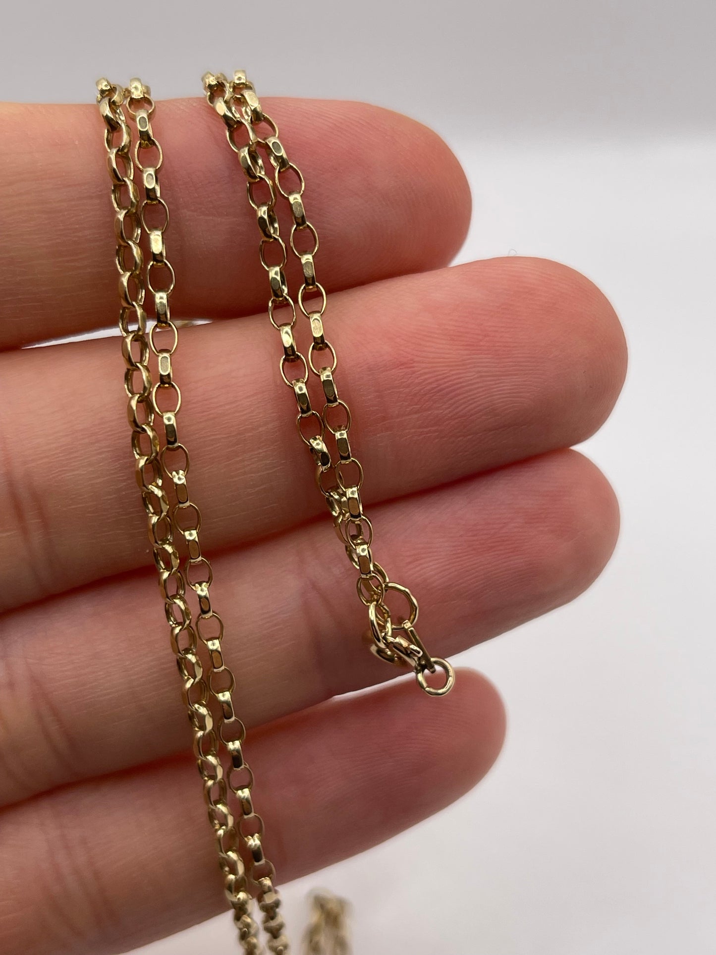 9ct gold chain 520
