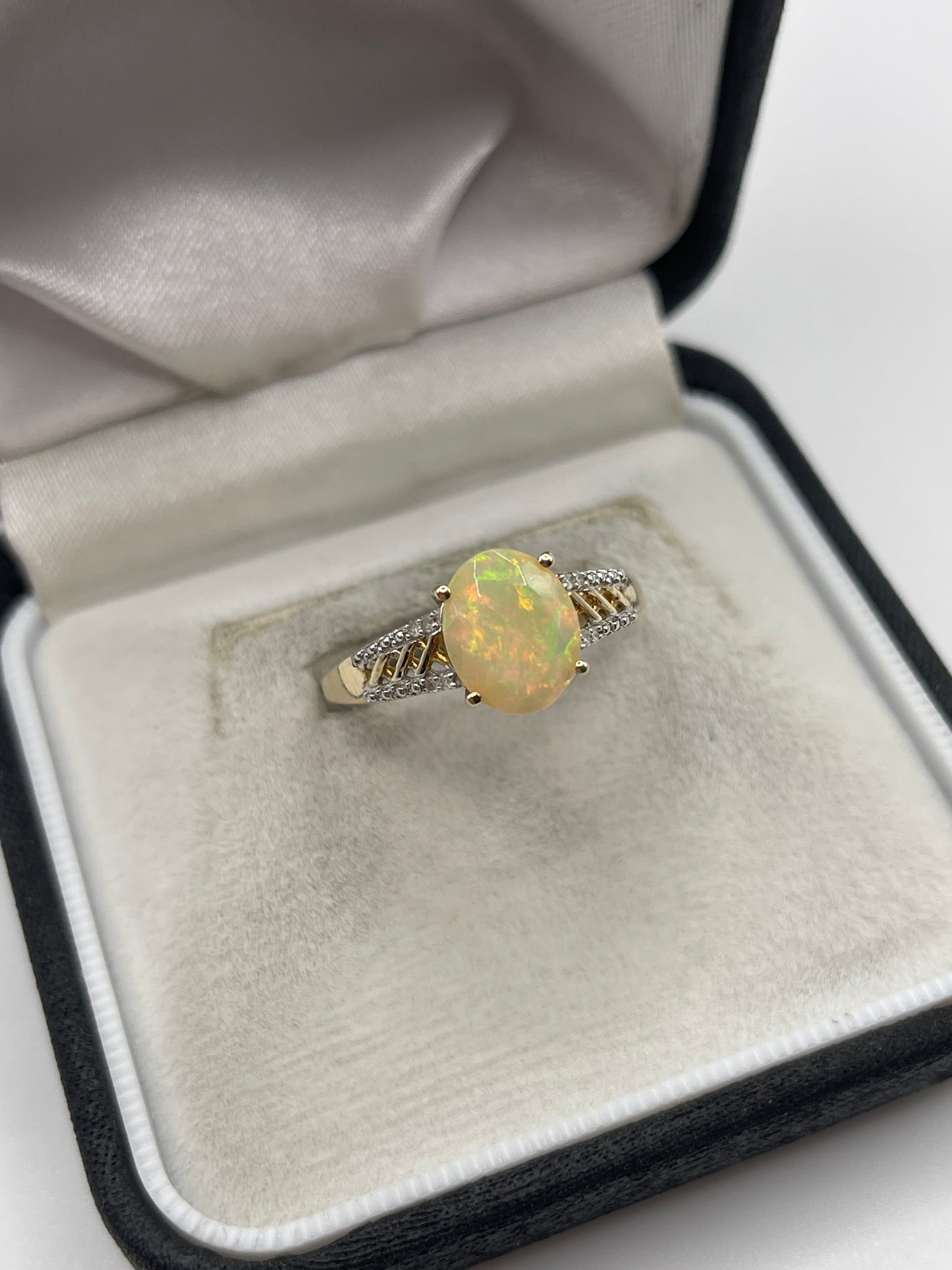 9ct gold opal and diamond ring