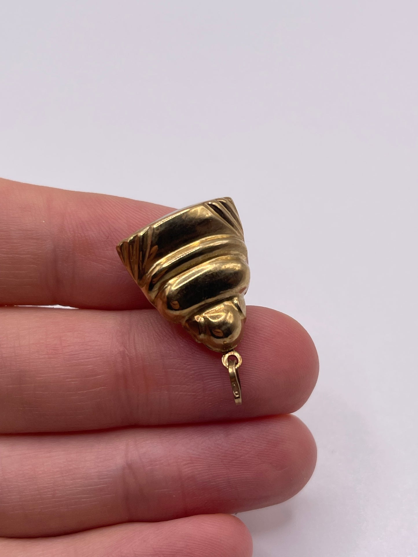9ct gold Buddha charm