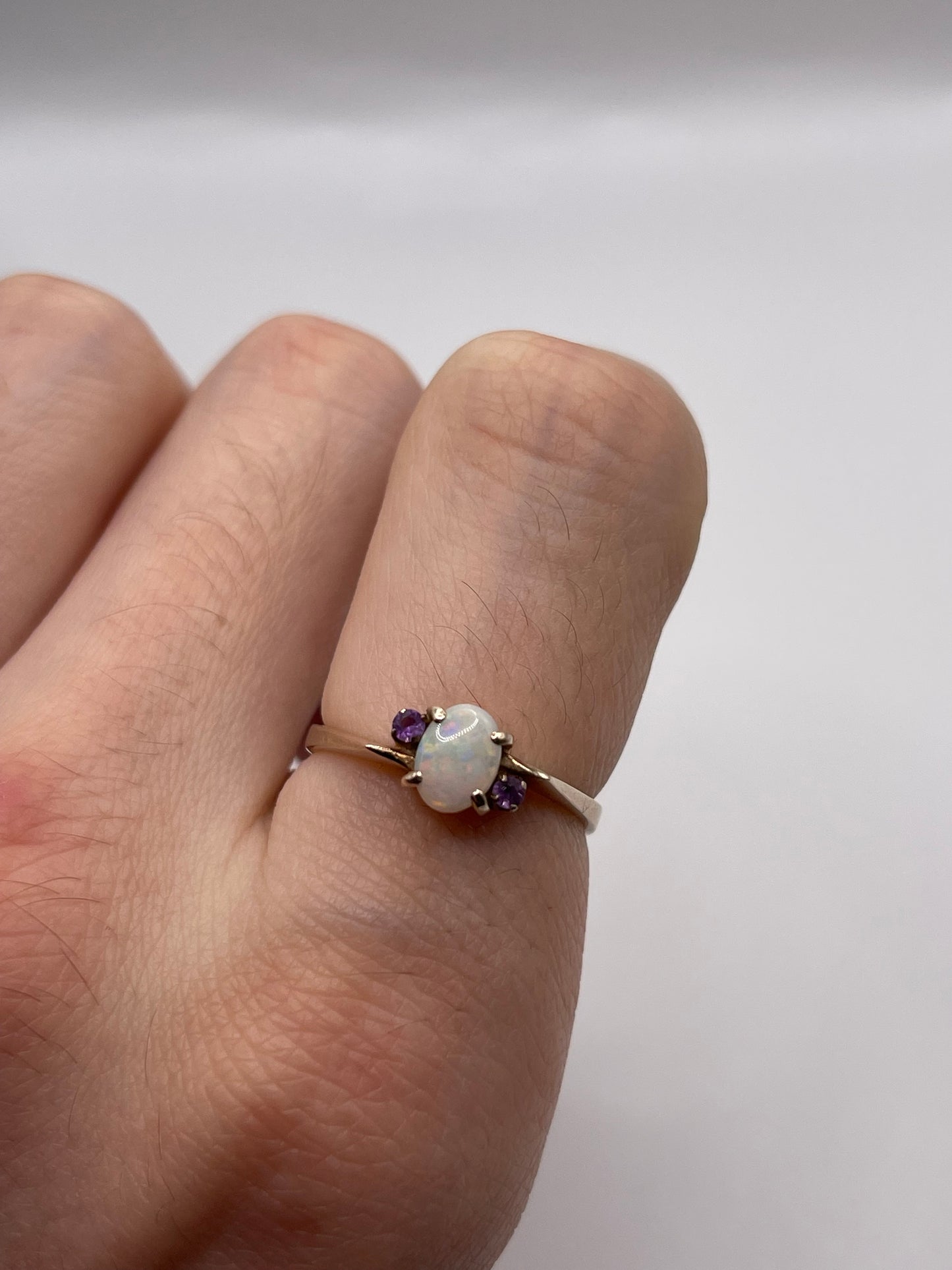 9ct gold opal and amethyst ring