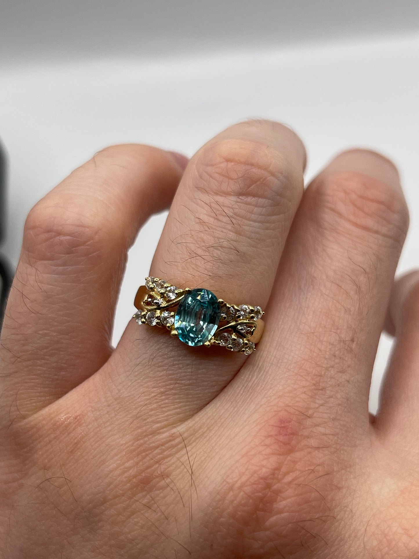 9ct gold zircon cluster ring