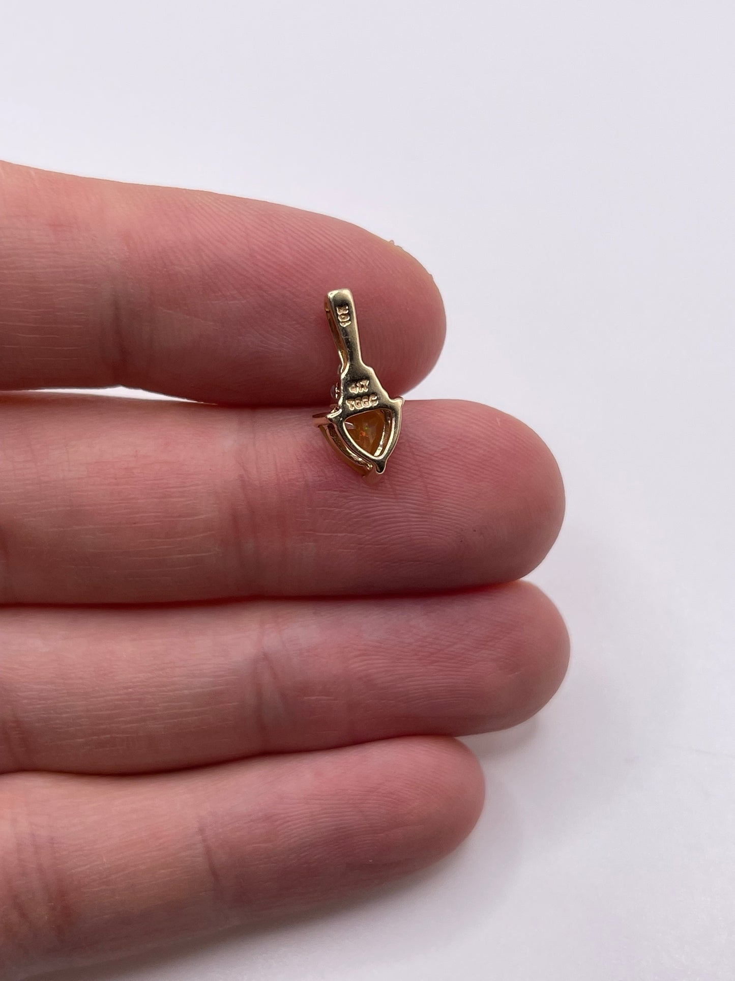 9ct gold opal and zircon pendant