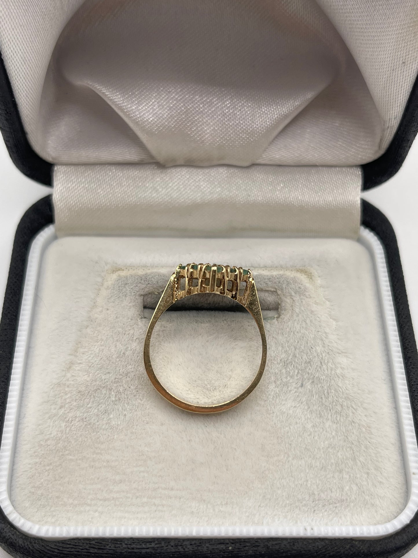 9ct gold emerald cluster ring
