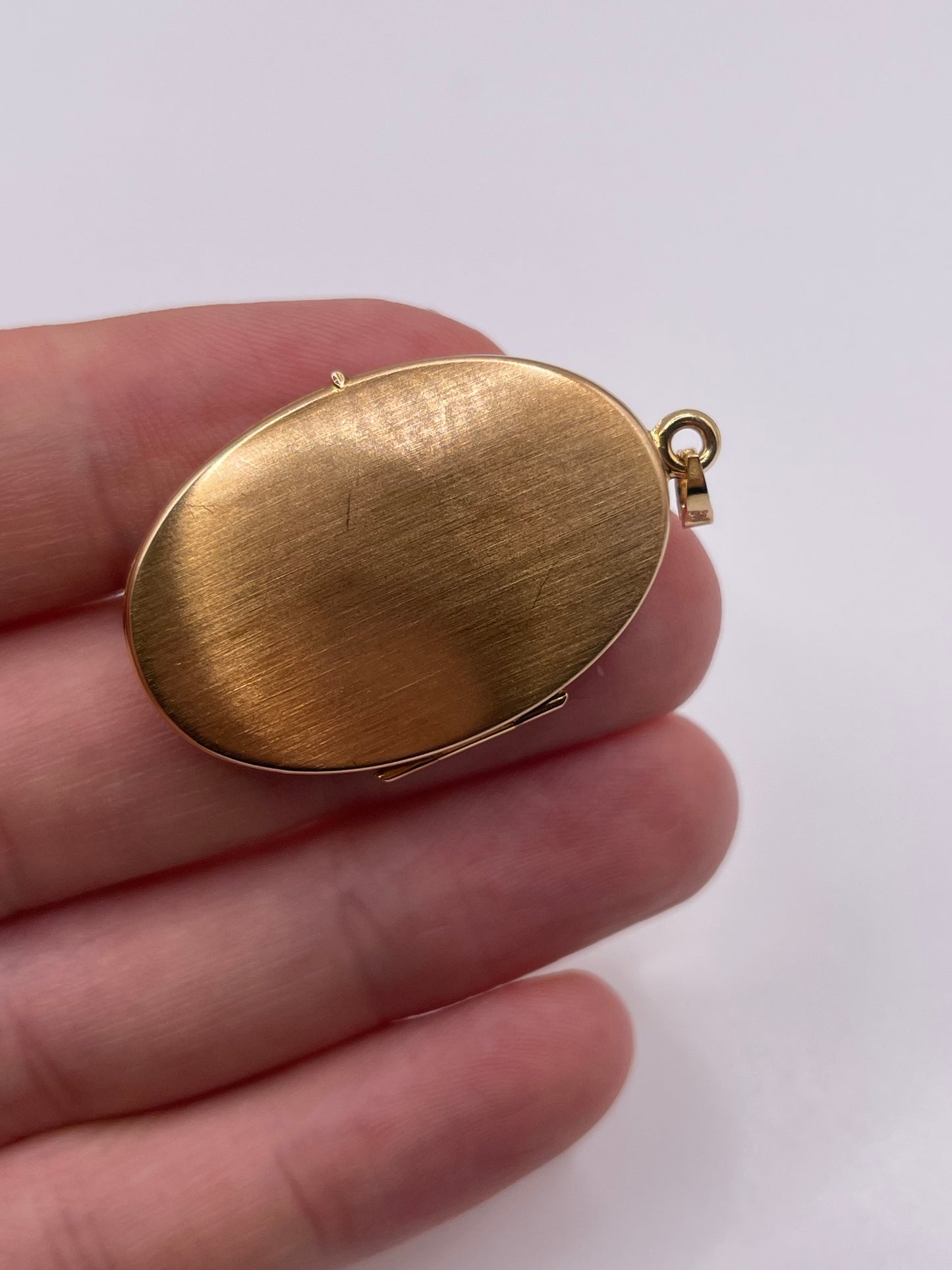 9ct gold ship locket